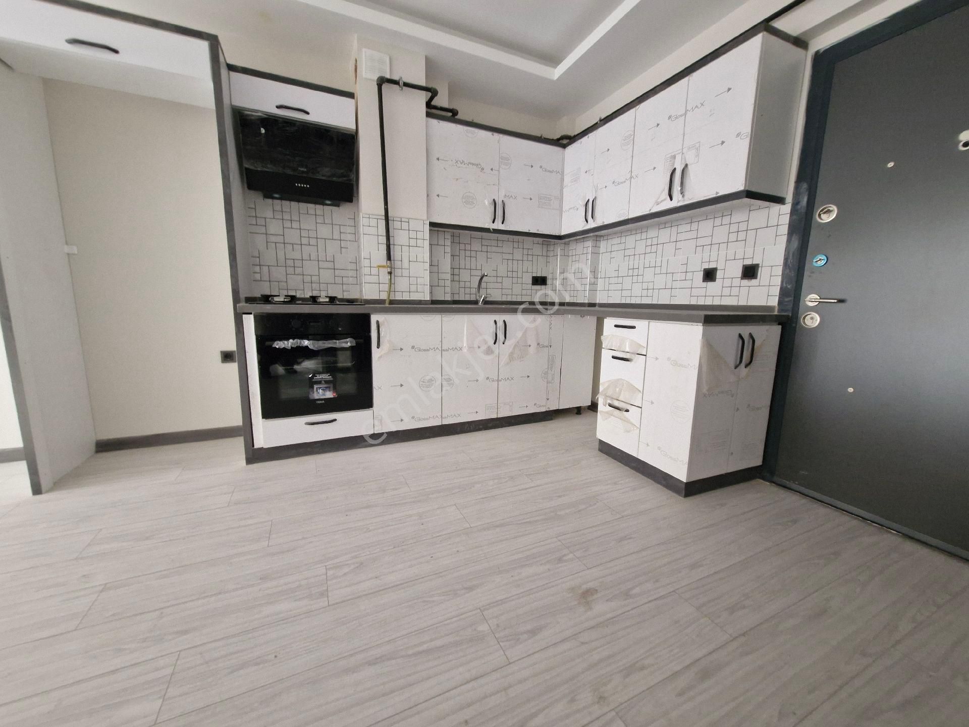 Girne Bulvarında Sıfır Asansörlü Otoparklı 1+1 Balkonlu Mkd Emlak - Görsel 11