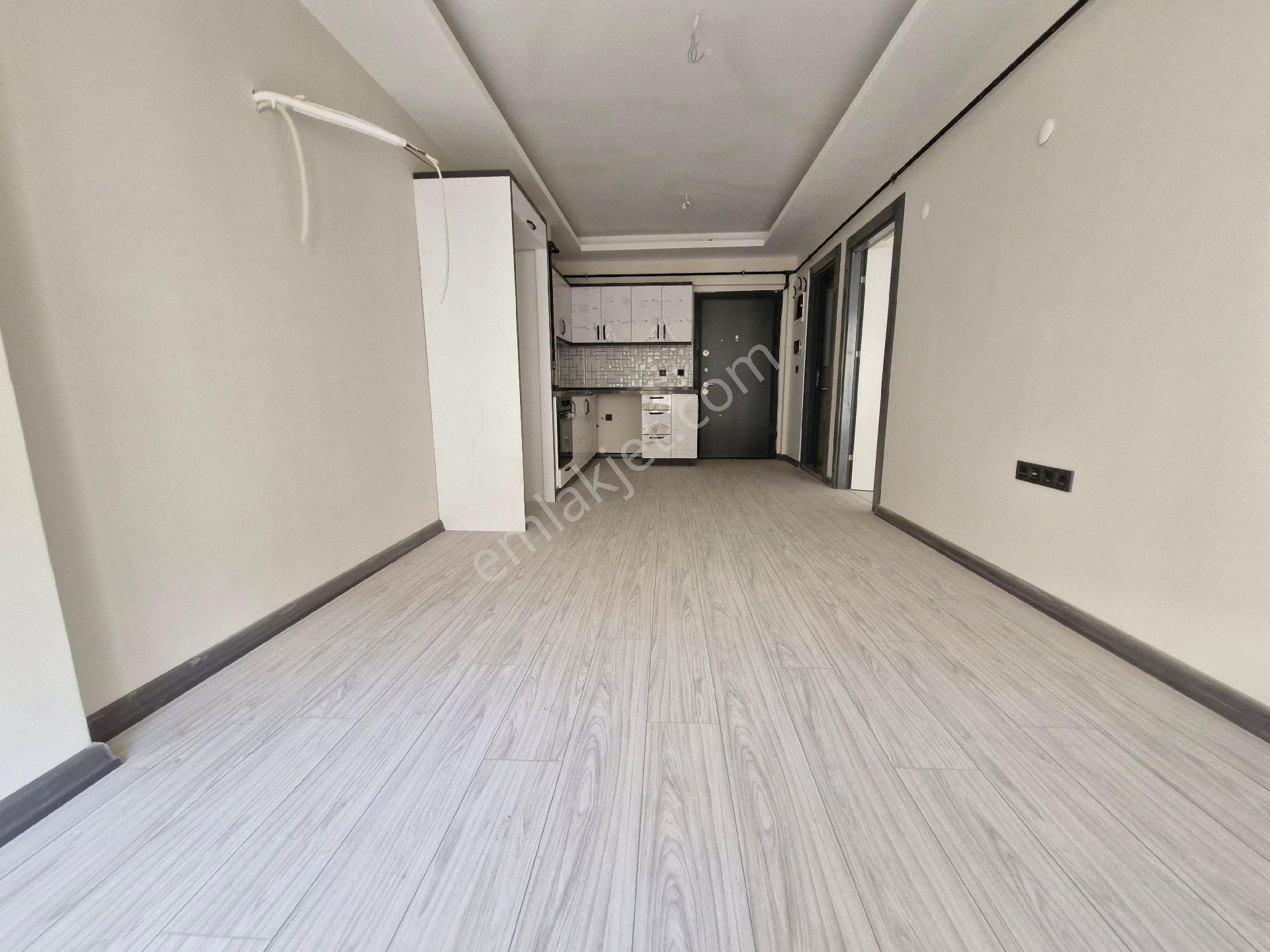 Girne Bulvarında Sıfır Asansörlü Otoparklı 1+1 Balkonlu Mkd Emlak - Görsel 2
