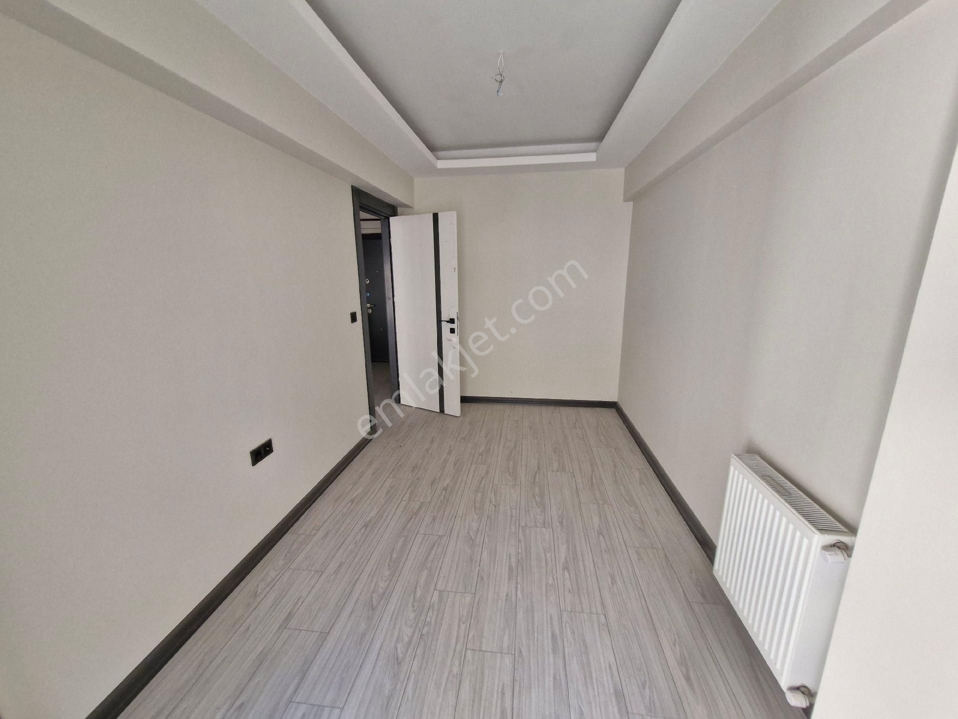 Girne Bulvarında Sıfır Asansörlü Otoparklı 1+1 Balkonlu Mkd Emlak - Görsel 3