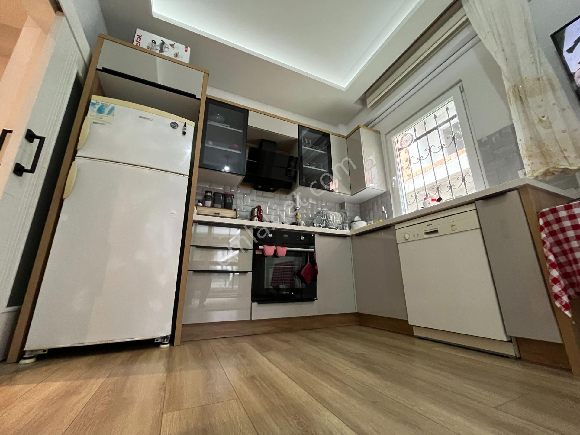 🔴yetkili Güç'ten Akçay'da 4 Yaşında Cam Balkonlu Doğalgazlı Satılık 1+1 Daire - Görsel 2