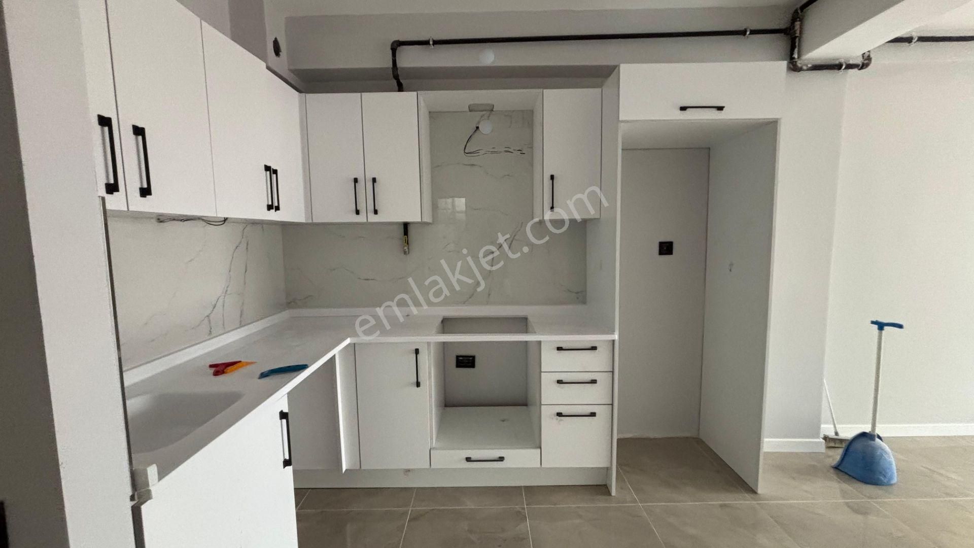 !! Recep Ümit'ten Şirintepe Mahallesinde Muzaffer Çil Anadolu Lisesi Yakını 2+0 Fırsat Daire !! Ce - Görsel 3