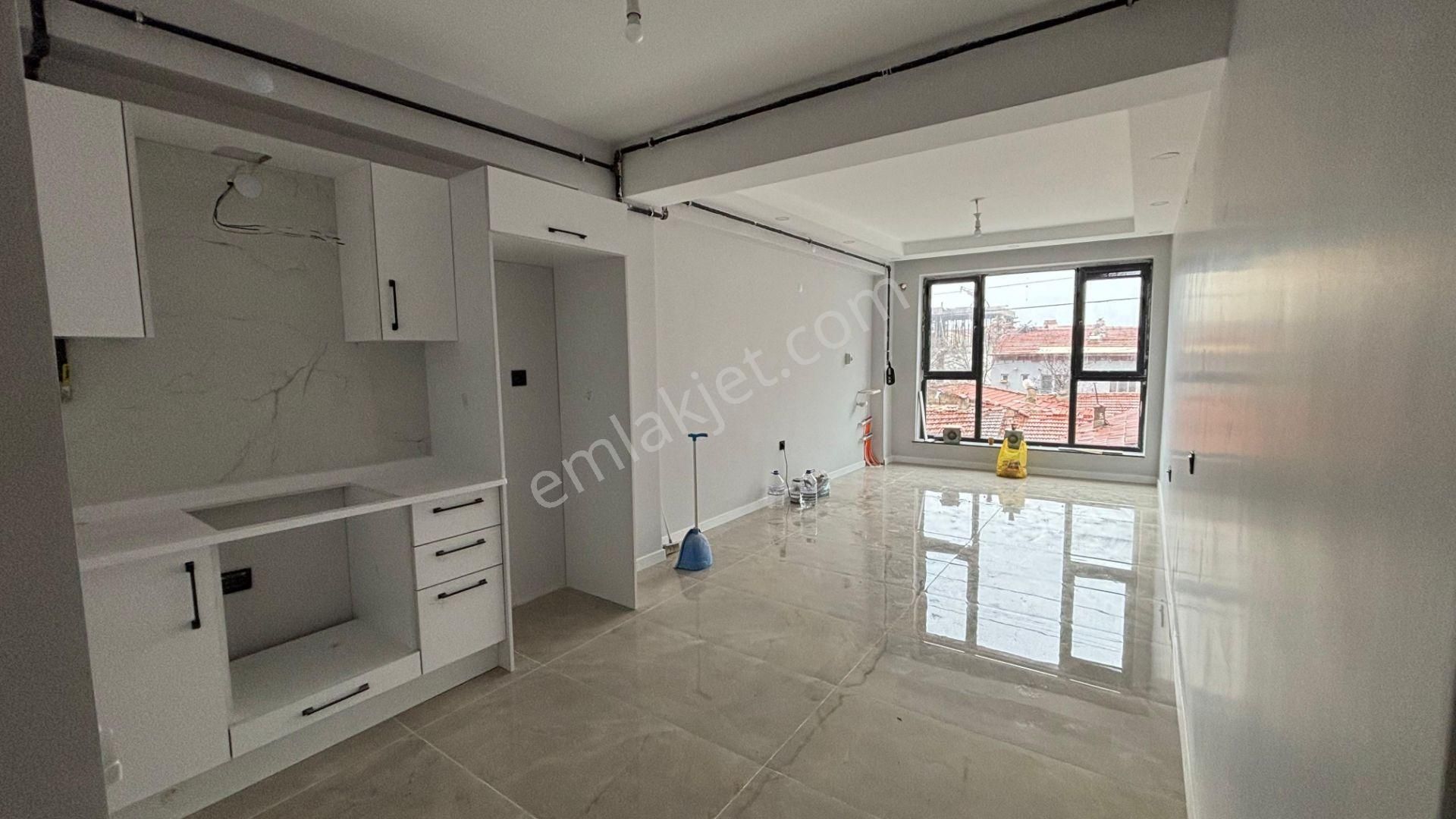 !! Recep Ümit'ten Şirintepe Mahallesinde Muzaffer Çil Anadolu Lisesi Yakını 2+0 Fırsat Daire !! Ce