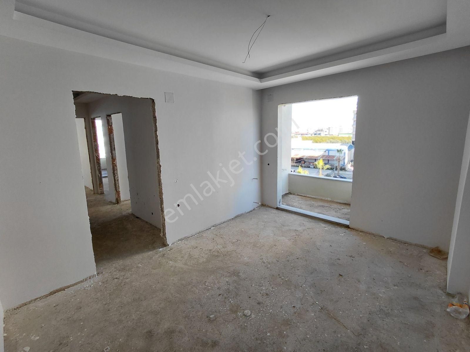 Uğur Emlak'tan Alata'da Satılık Kapalı Mutfaklı Geniş Daire - Görsel 3