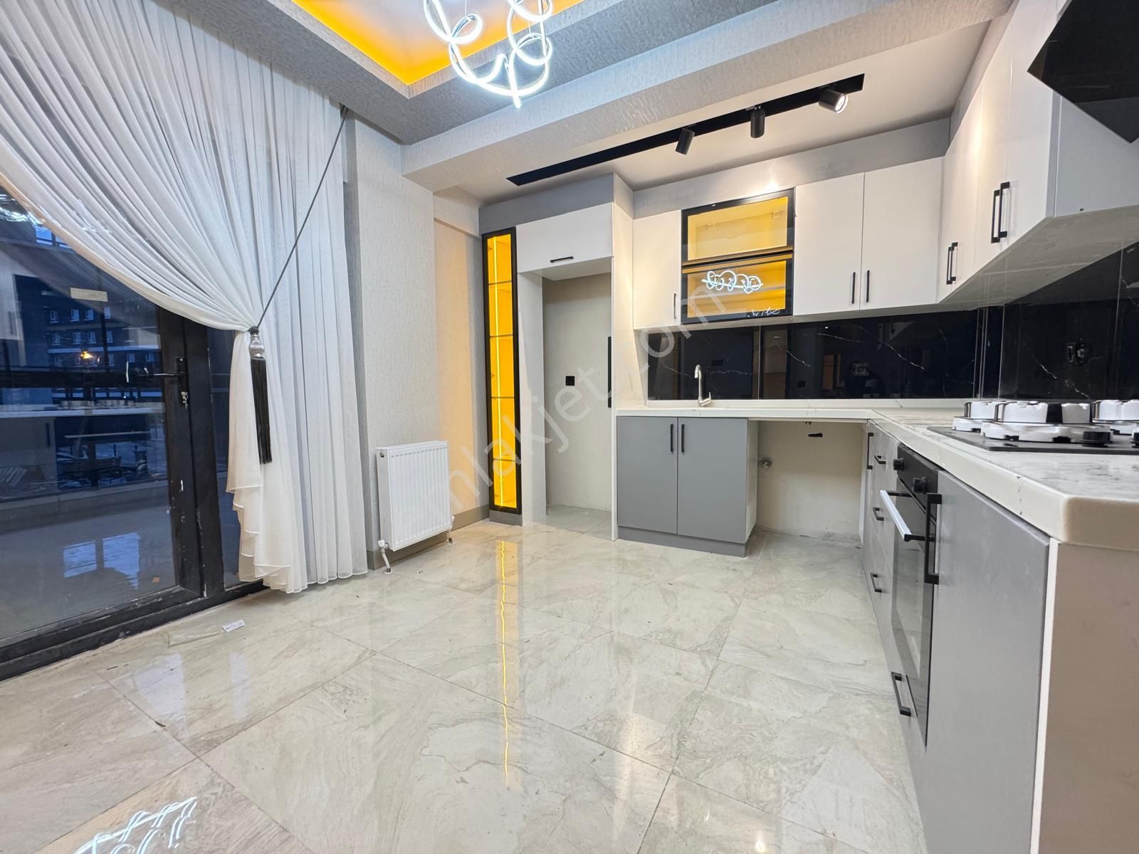 Yenikent Menderes'te 3+1 Şık Tasarımıyla Ultra Lüx Satılık Daire - Görsel 2