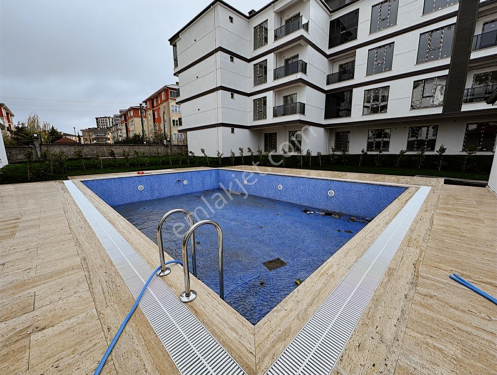 Redstone'dan 33 M ² Bahçe Kullanım Alanlı Site İçi 1+1 Daire - Görsel 25