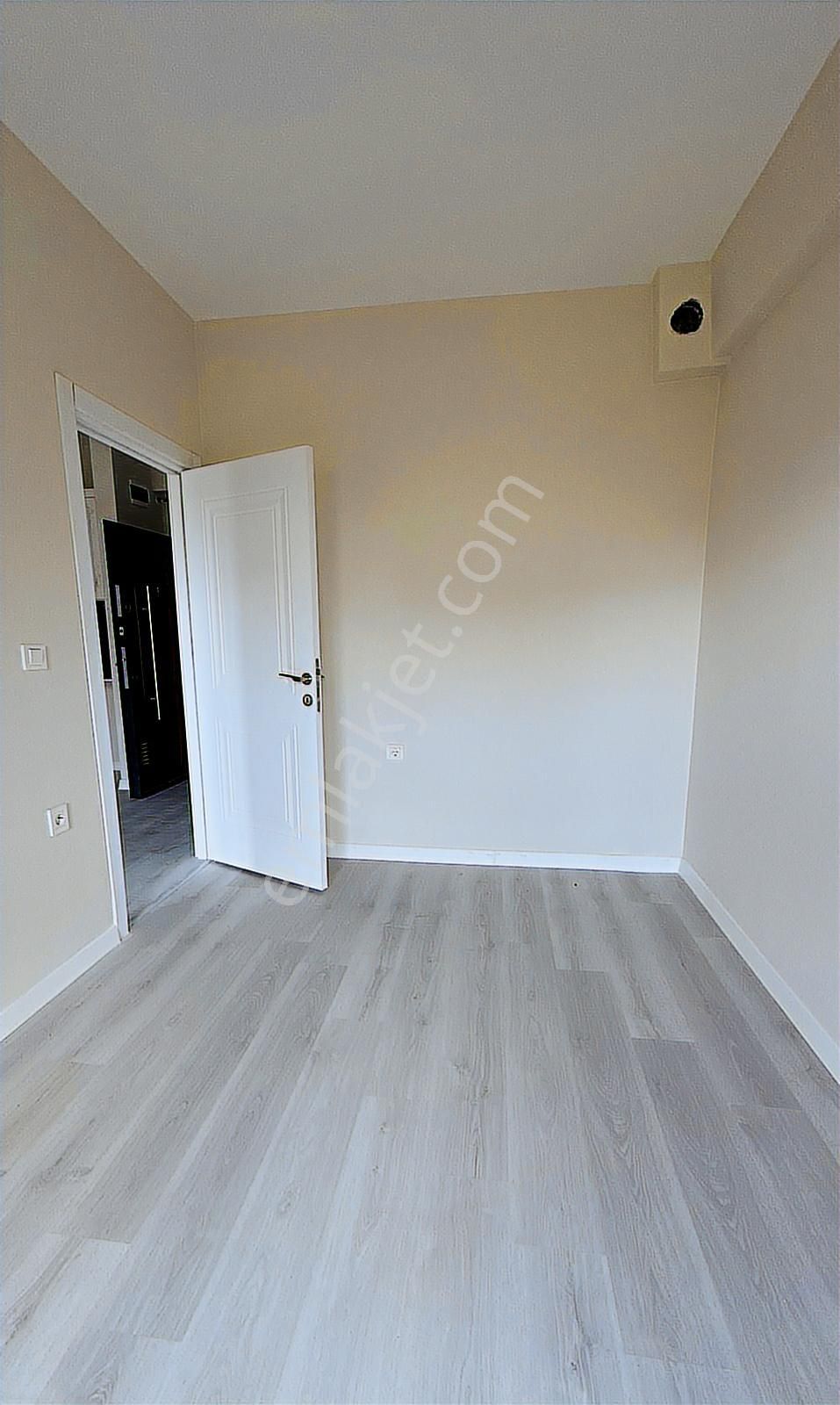 Redstone'dan 33 M ² Bahçe Kullanım Alanlı Site İçi 1+1 Daire - Görsel 4