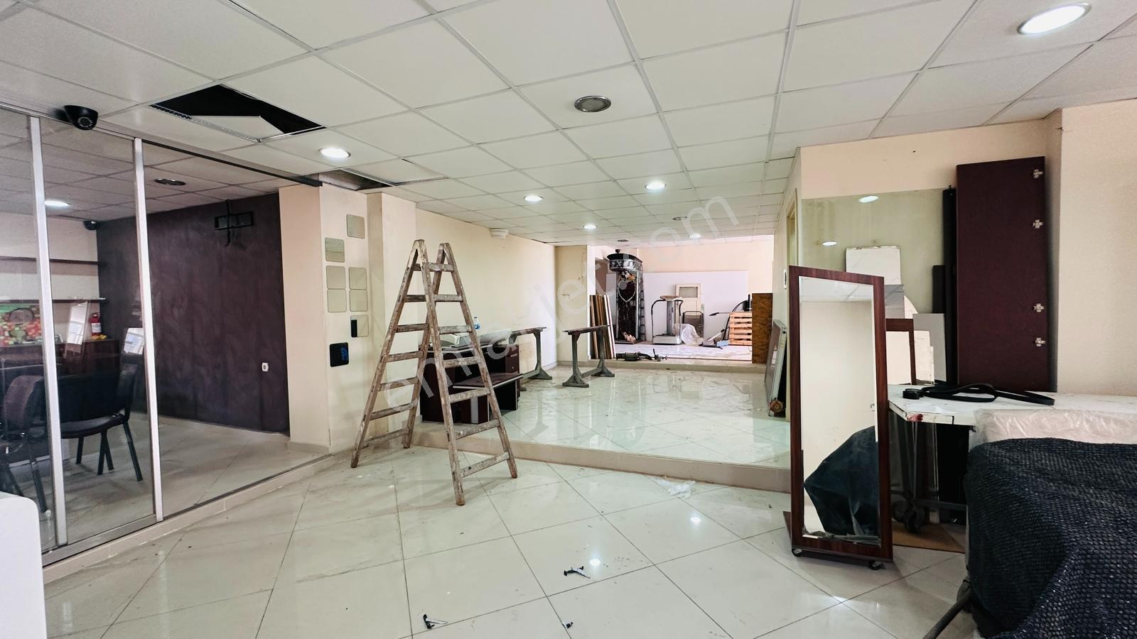 Redstone'dan Ergenede Kiralık Düz Ayak 135 M2 Cadde Üzeri Dükkan - Görsel 4