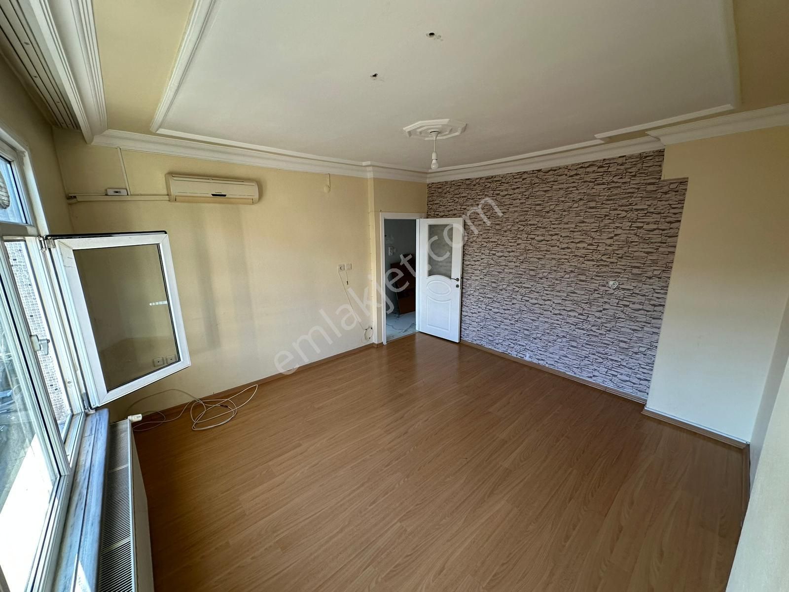 Efka Gayrimenkulden Yenibosna Metro Metrobüse Yakın Satılık 80 M2 2+1 Daire - Görsel 4
