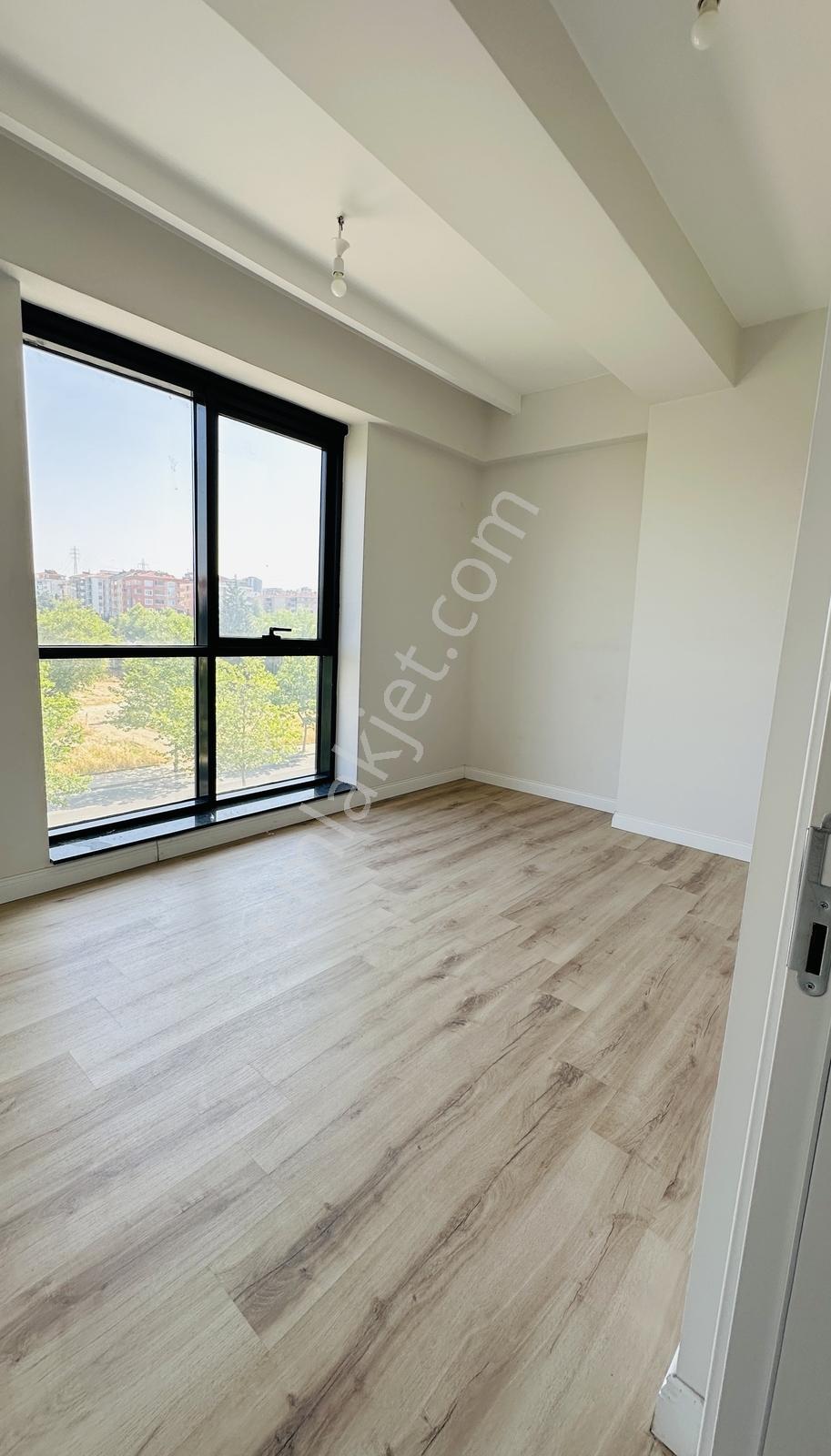 Redstone'dan Rumelide Site İçi Güvenlikli 1+1 Bulvar Cepheli - Görsel 5