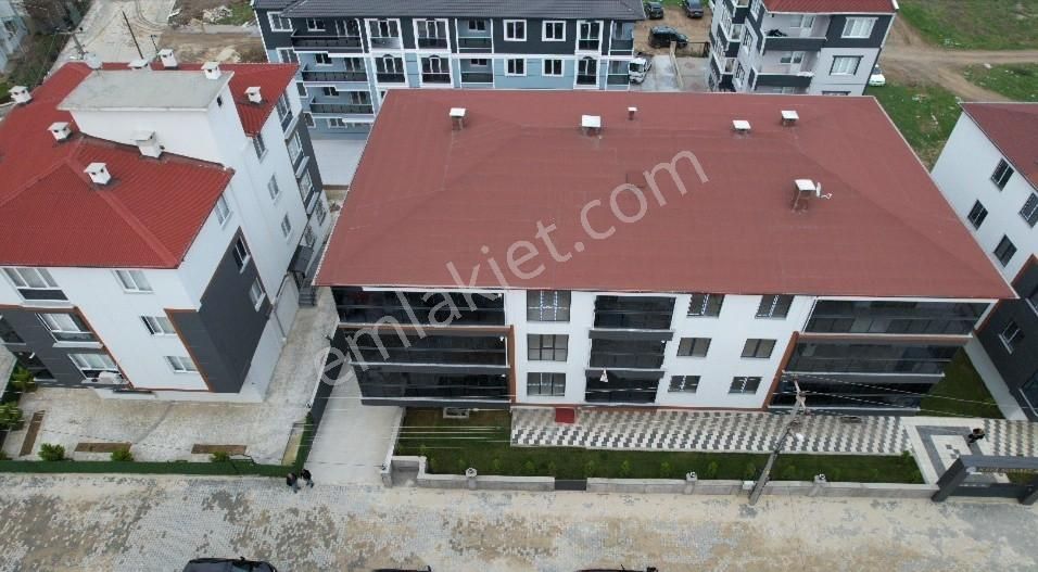 Redstone'dan Hatipte 2+1 Arakat Kapalı Balkonlu Oturuma Hazır