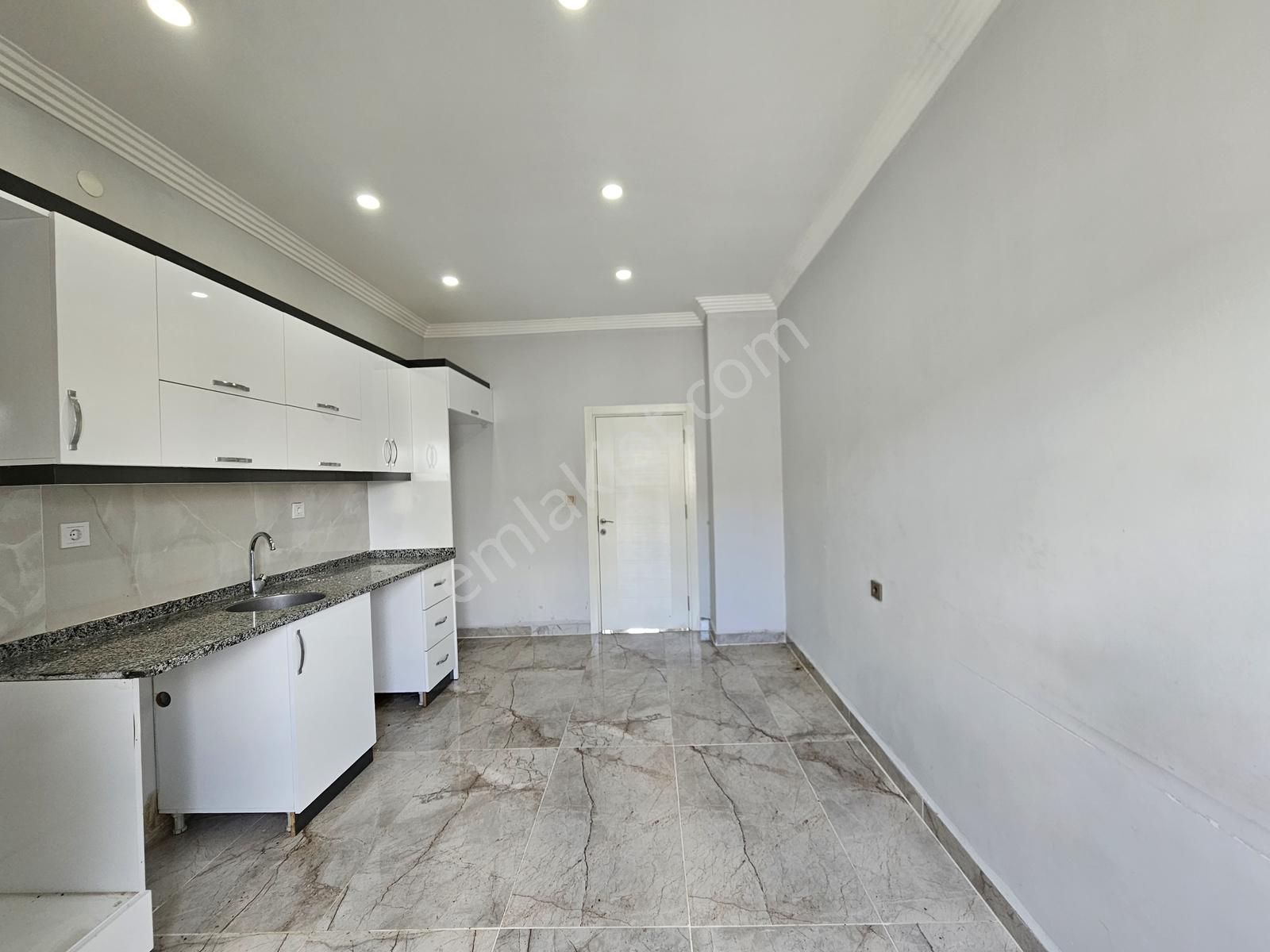 Şelale'de Kiralık 3+1 150m2 Geniş Ayrı Mutfaklı Çift Wc'li Daire - Görsel 3