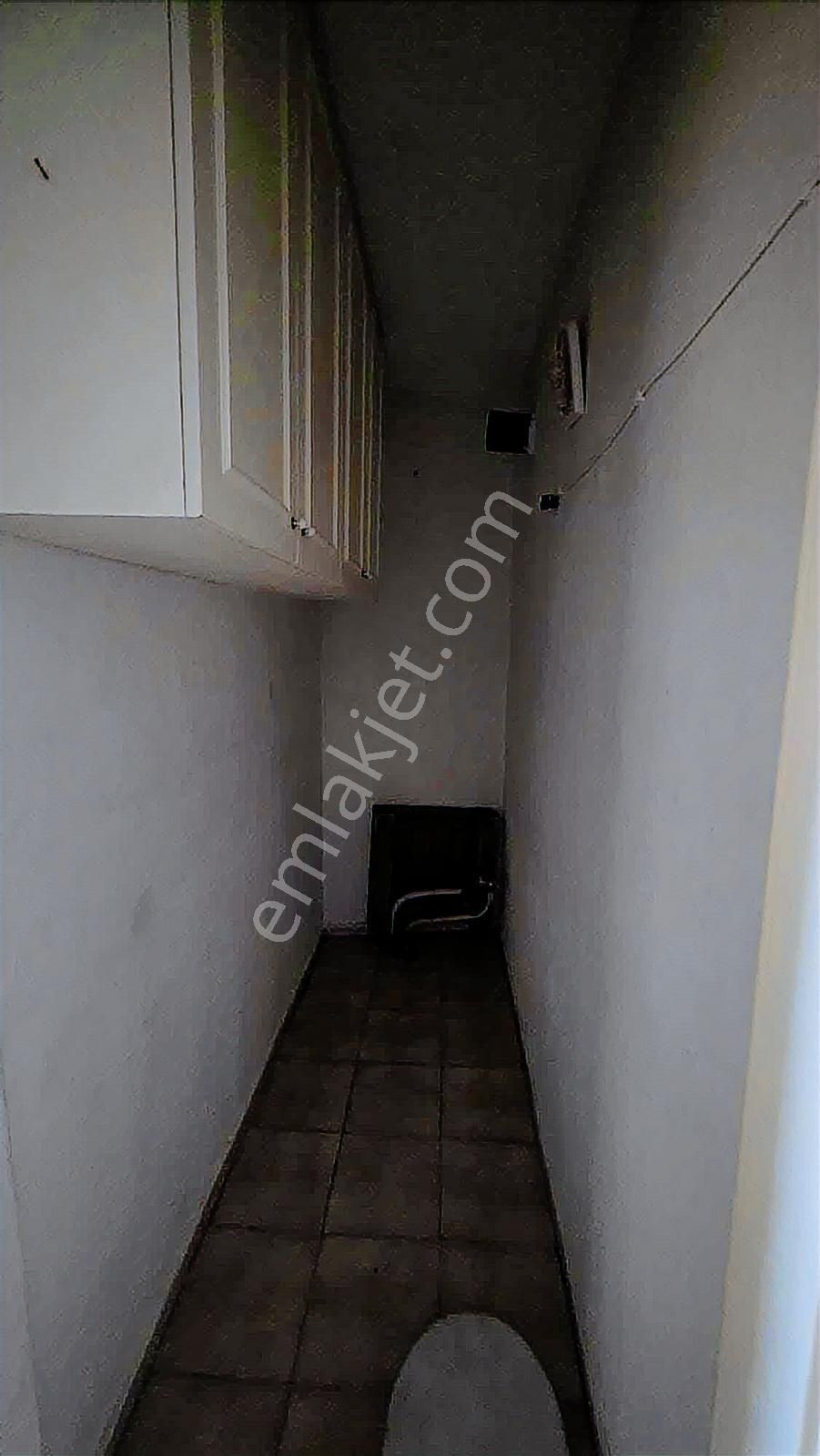 Karşıyaka Alaybeyde 3+1 Doğalgazlı Daire - Görsel 5