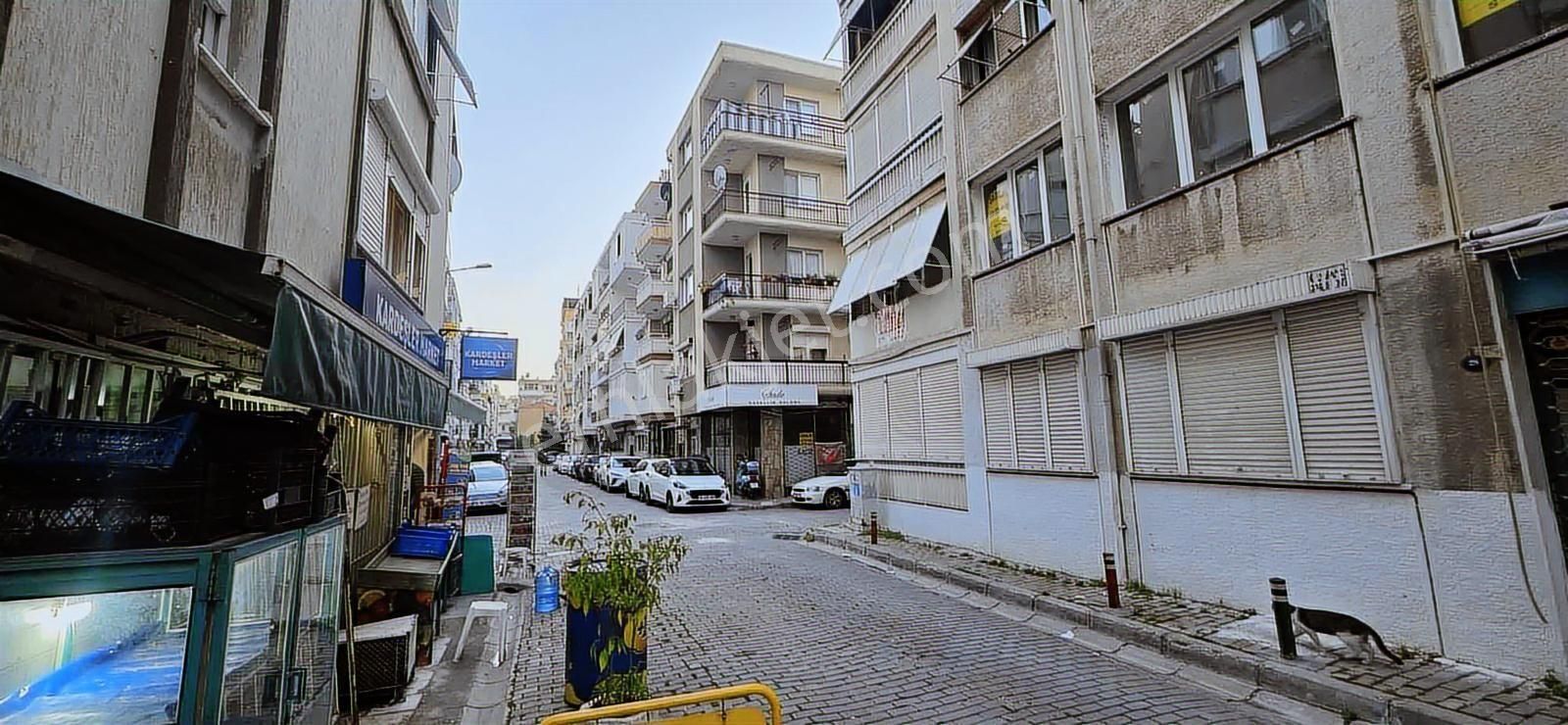 Karşıyaka Alaybeyde 3+1 Doğalgazlı Daire - Görsel 32