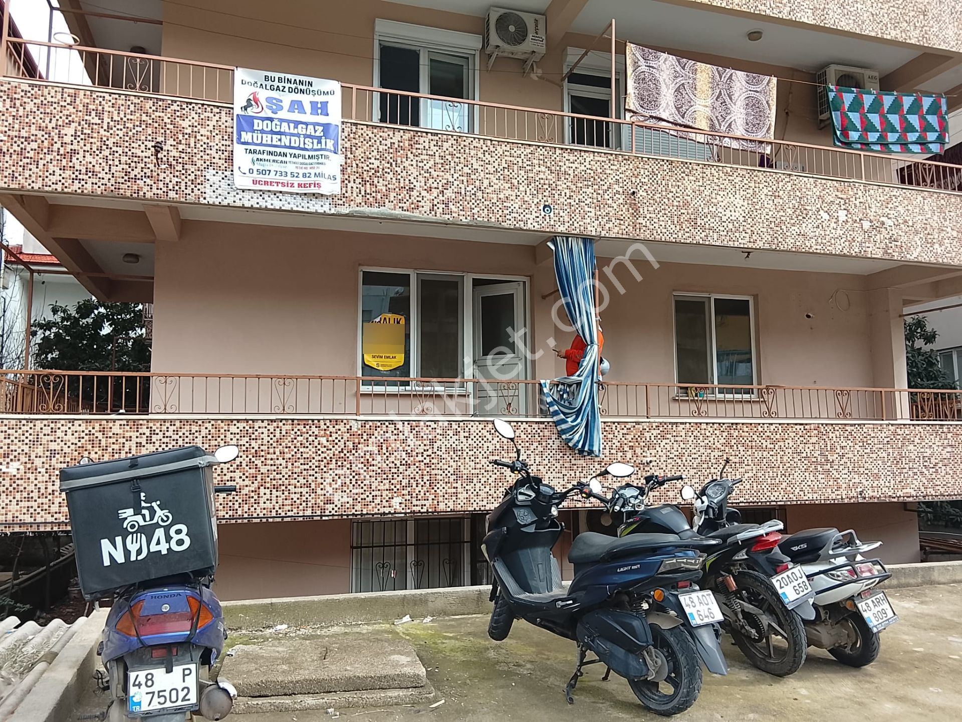 Çarşıya Yürüme Mesafesinde, Ulaşımı Kolay 3+1 Ara Kat Daire