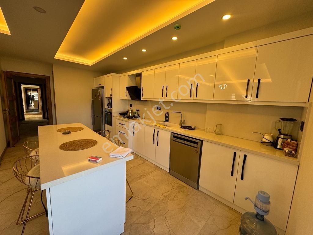 Kuşadası Denize 300 M Satılık 3+1 Lüx Daire - Görsel 19