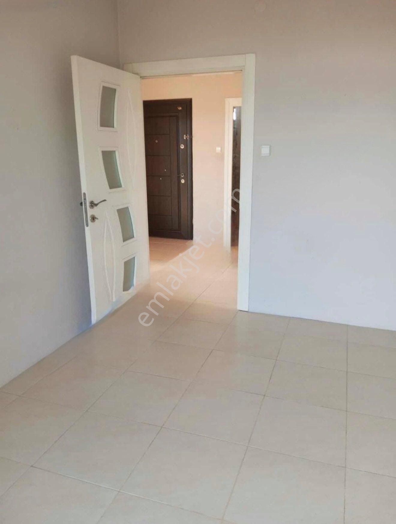 Yeşiloba Mahallesinde Geniş Oturumlu, 4 Cephe Açık, Ferah 3+1 Kiralık Müstakil Ev! - Görsel 5