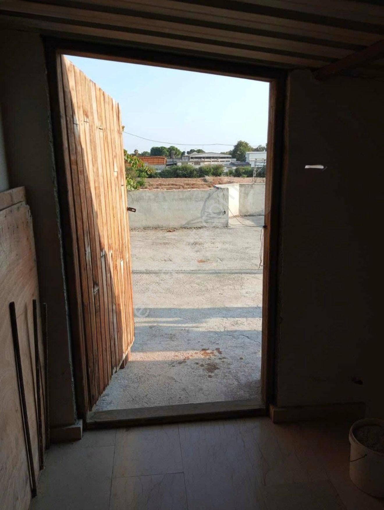 Yeşiloba Mahallesinde Geniş Oturumlu, 4 Cephe Açık, Ferah 3+1 Kiralık Müstakil Ev! - Görsel 3