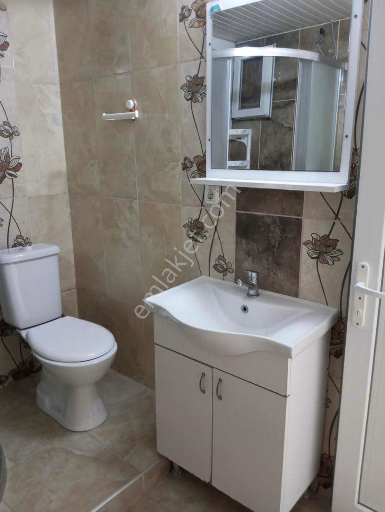 Yeşiloba Mahallesinde Geniş Oturumlu, 4 Cephe Açık, Ferah 3+1 Kiralık Müstakil Ev! - Görsel 17