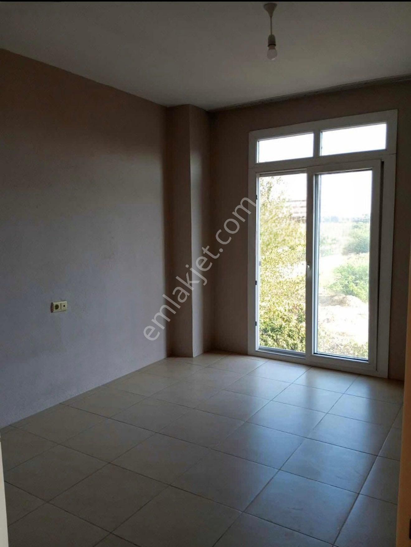 Yeşiloba Mahallesinde Geniş Oturumlu, 4 Cephe Açık, Ferah 3+1 Kiralık Müstakil Ev! - Görsel 19