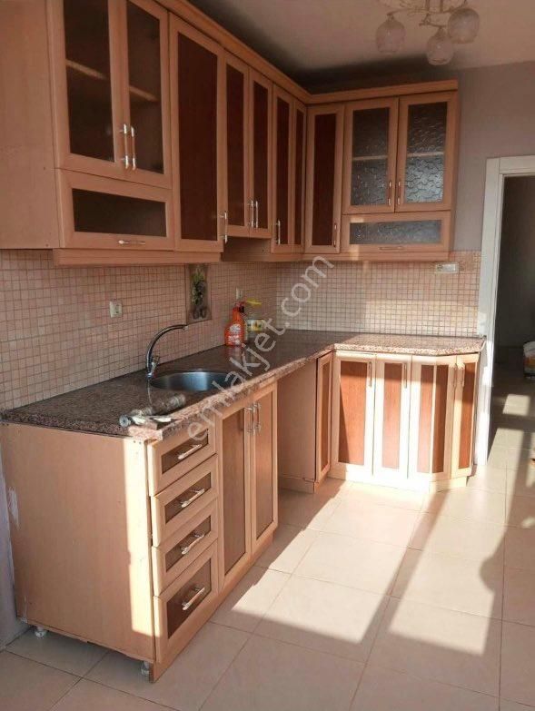 Yeşiloba Mahallesinde Geniş Oturumlu, 4 Cephe Açık, Ferah 3+1 Kiralık Müstakil Ev!