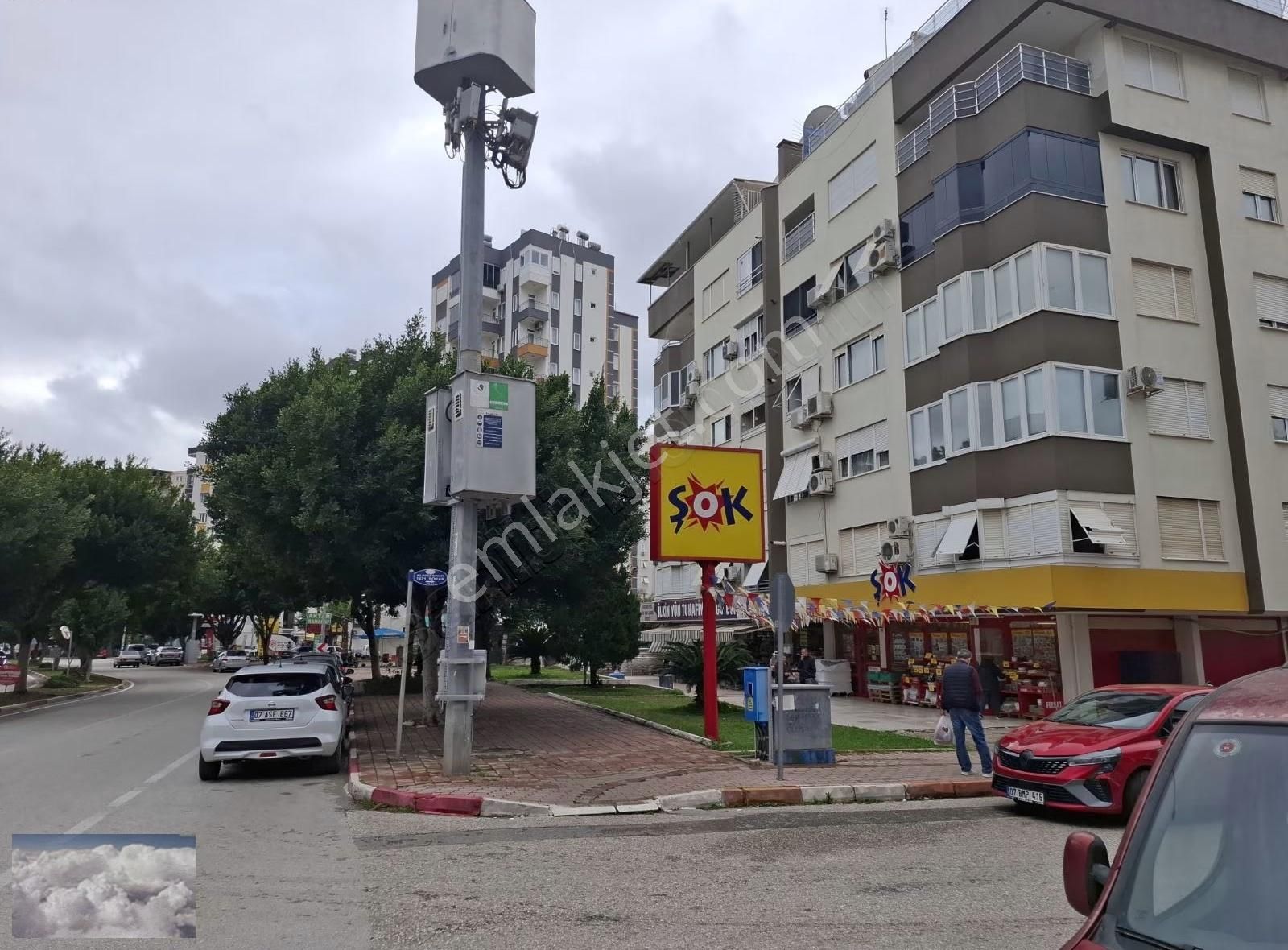 Konyaaltı Uncalı Caddesi 3m Migros Yakını Satılık Ara Kat 3+1