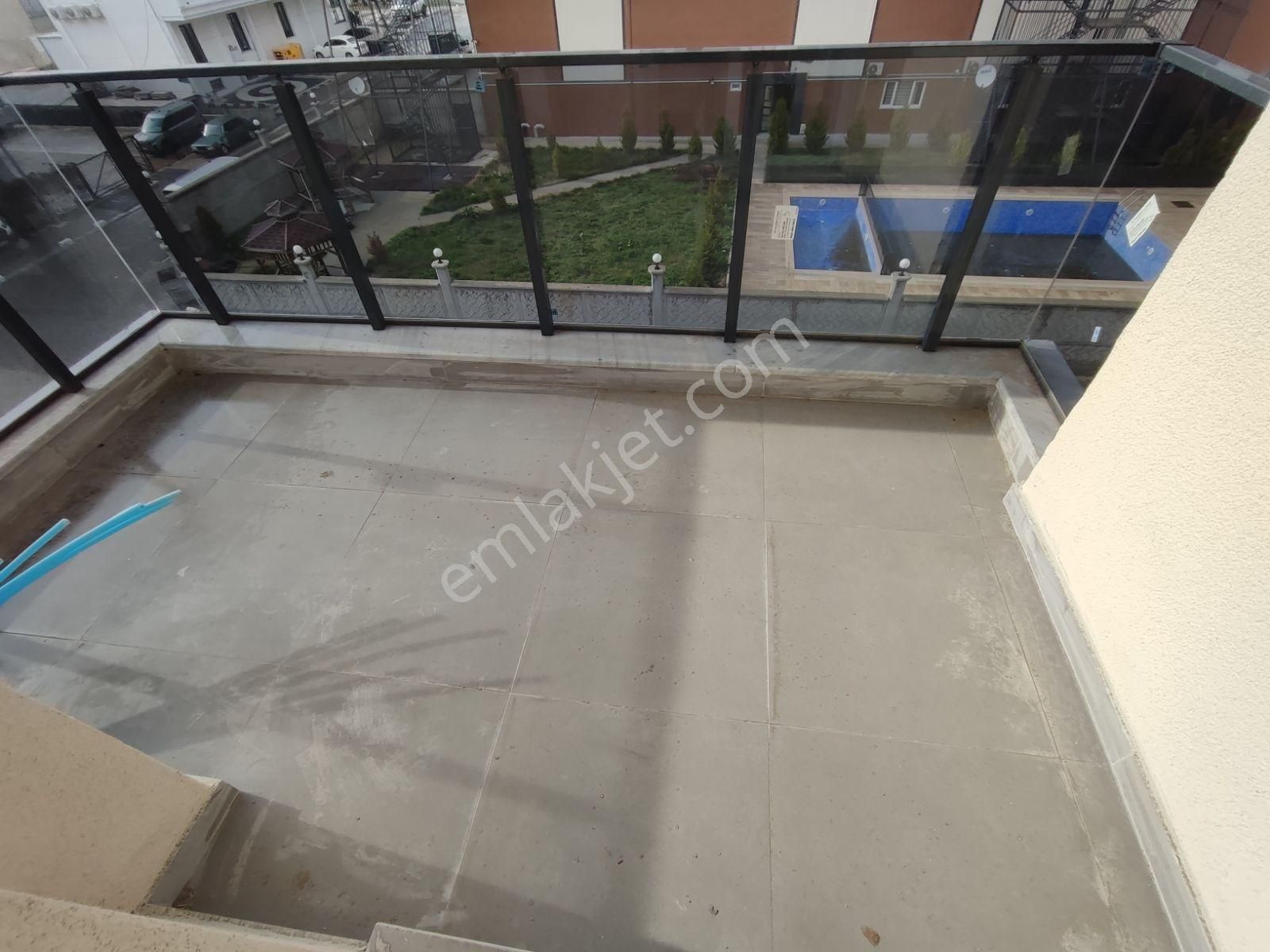 Şeyhsinan Mahallesi Kervancı Bölgesinde Havuzlu Sitede Lüks 1+1 - Görsel 12