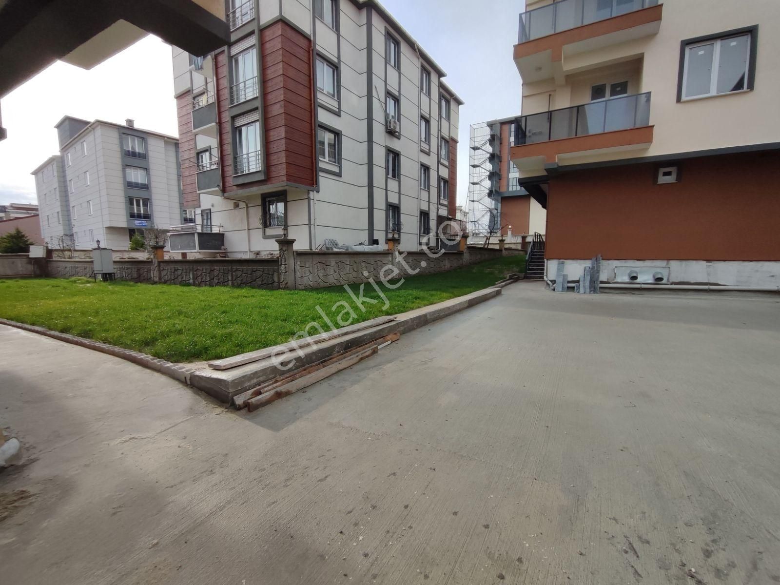 Şeyhsinan Mahallesi Kervancı Bölgesinde Havuzlu Sitede Lüks 1+1 - Görsel 16