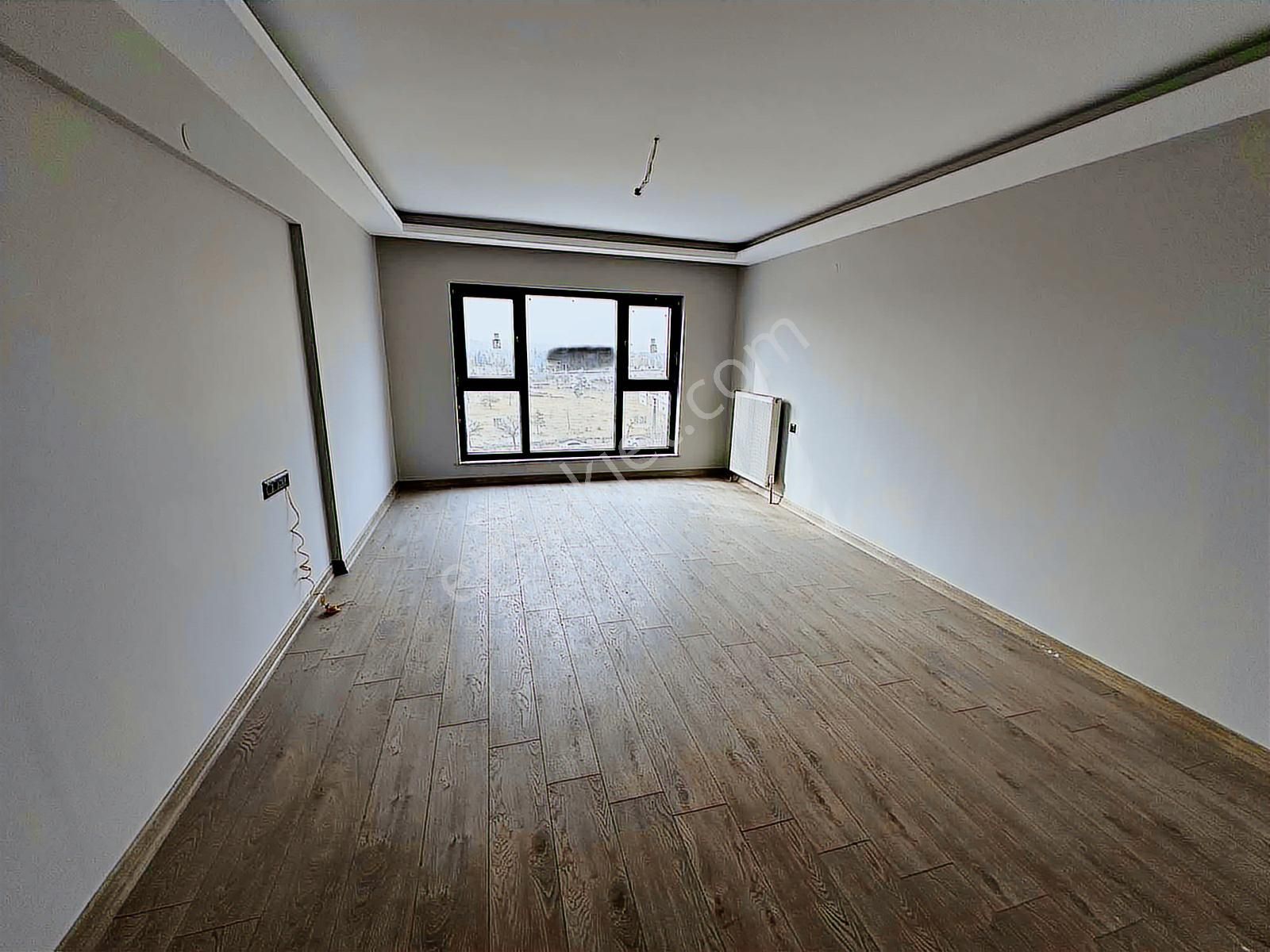 Batı Sitesi Mahallesinde Satılık Sıfır Daire - Görsel 2