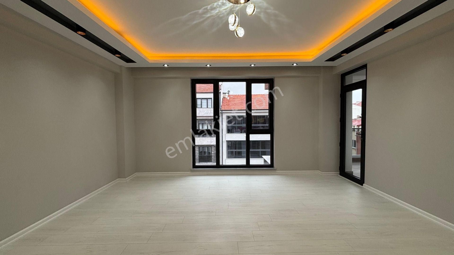 Recep Ümit Emlak'tan Çamlıca Mahallesi Satılık Ultra Lüks 3+1 Daire Nüt9