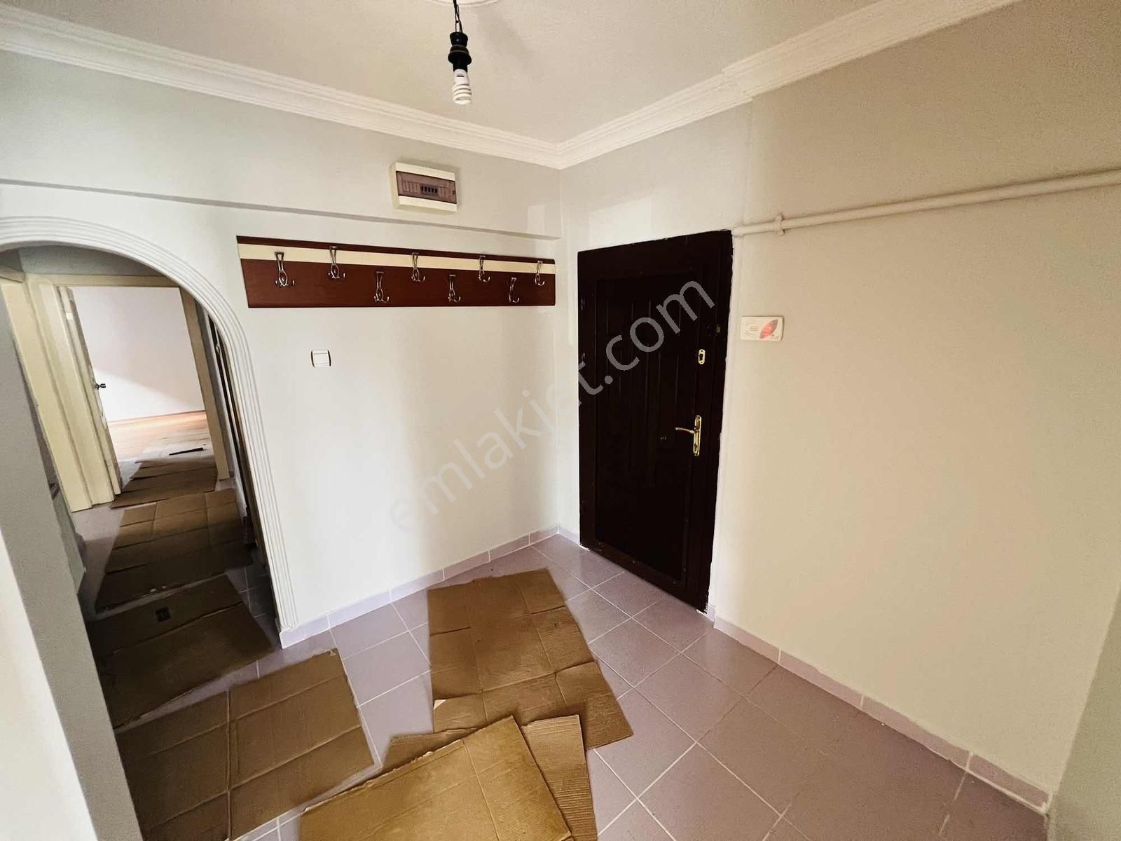 Bk Gayrimenkulden Osmanlı Mah. Ara Katta E.banyolu Kiralık Daire - Görsel 3