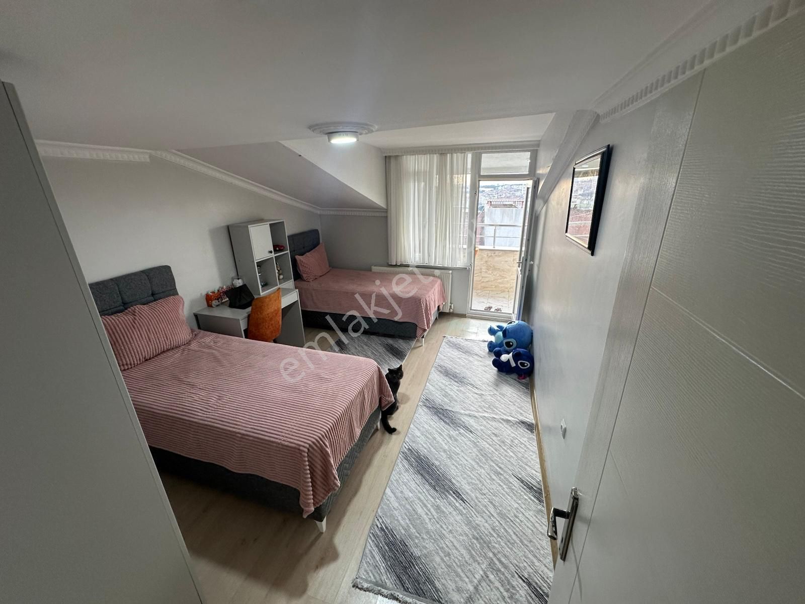 Üç Kardeşler'den Esentepe Mh Ayrı Girişli İki Aileye Uygun Asansörlü Devasa Dublex - Görsel 27