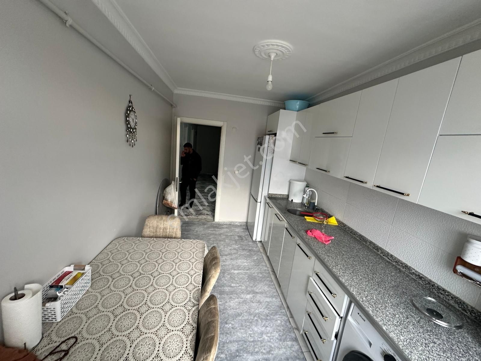 Üç Kardeşler'den Esentepe Mh Ayrı Girişli İki Aileye Uygun Asansörlü Devasa Dublex - Görsel 14