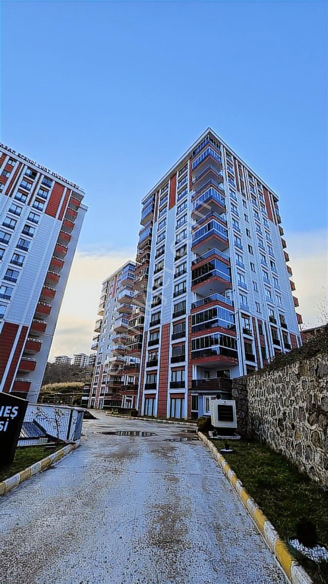 Yalıncak'da Satılık 4+1 Fırsat Fiyatlı Daire