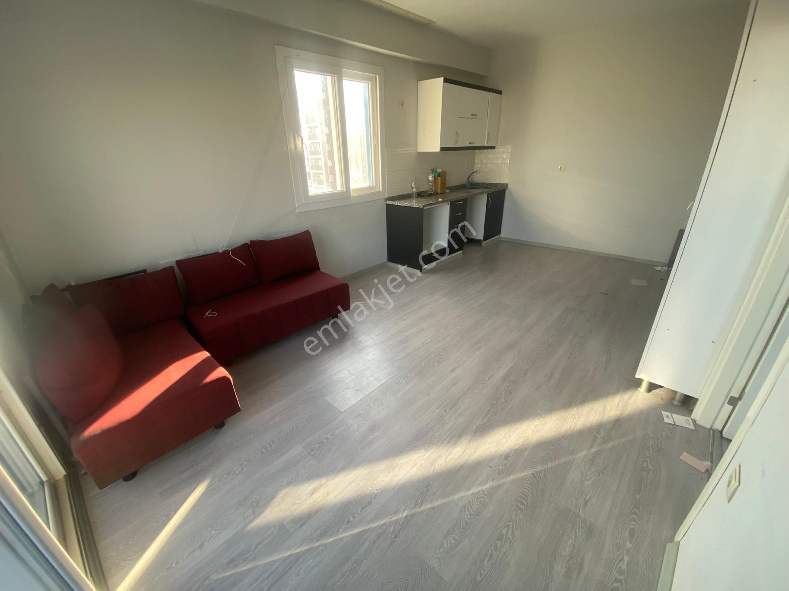 Atc'den Gültepe'de Cadde Üzeri Ünivarsite Yanı 1+1 Kiralık Daire