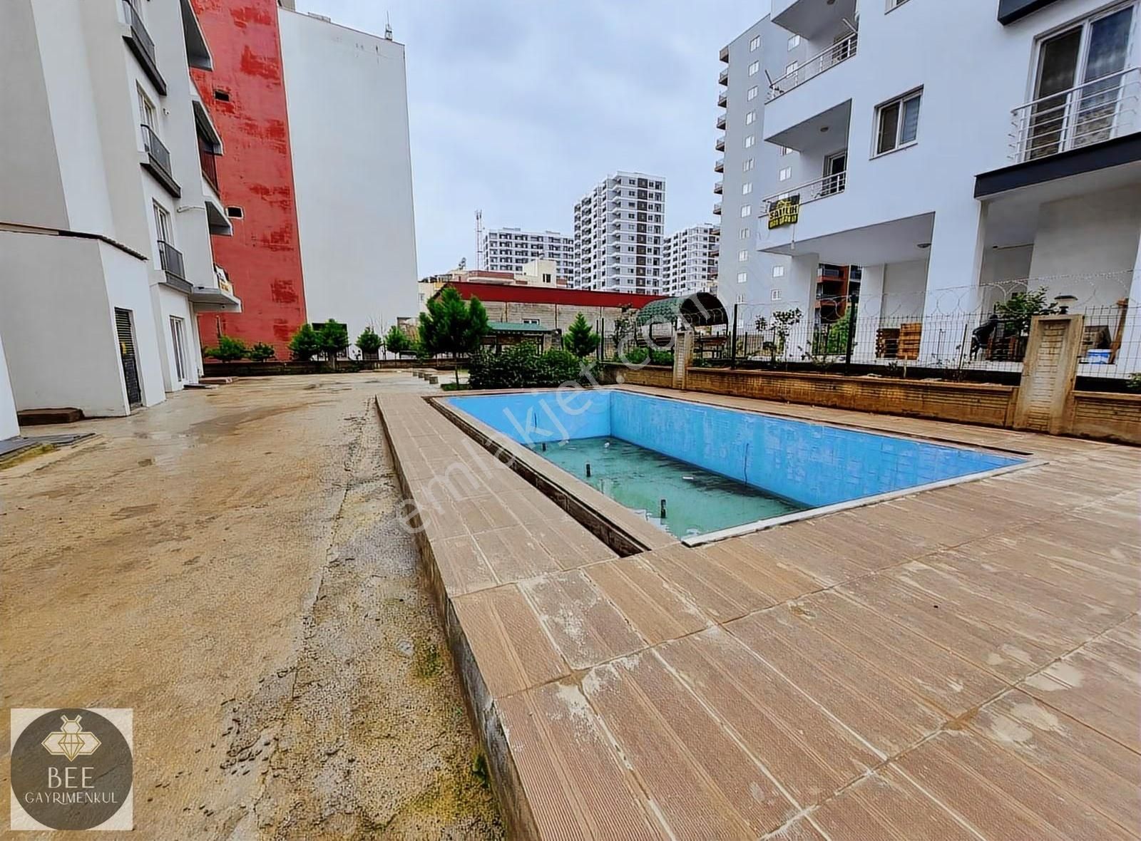 Denize 200 Mt Merkezi Konumda Havuzlu Sitede Satılık 1+1 - Görsel 5