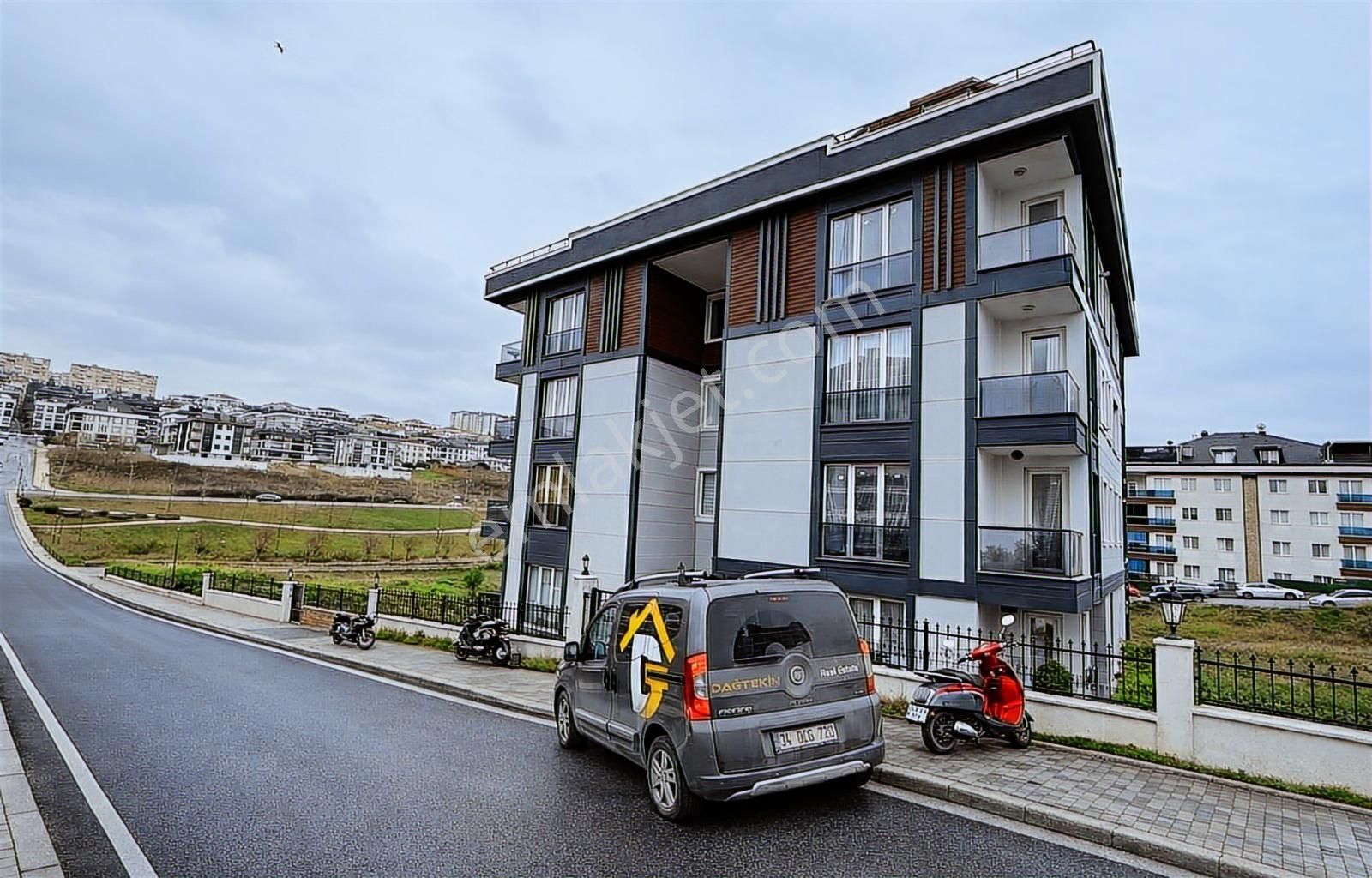 Sıfır İnşaatımız'da Beylikdüzü Yaşam Vadi Manzaralı 3+2 Dubleks