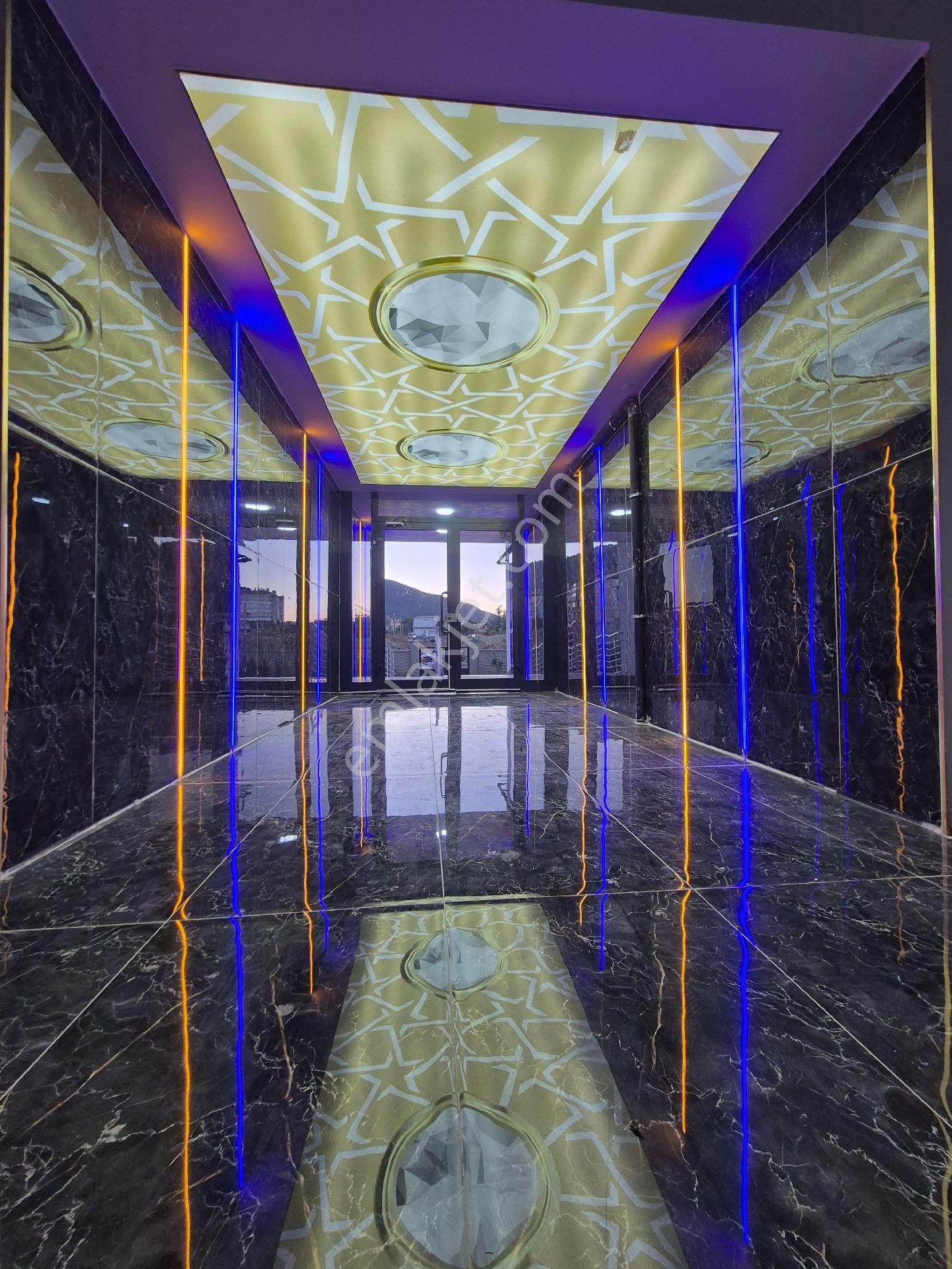 Gazi Mahallesinde Ultra Lüks 3+1 Kiralık Daire - Görsel 3