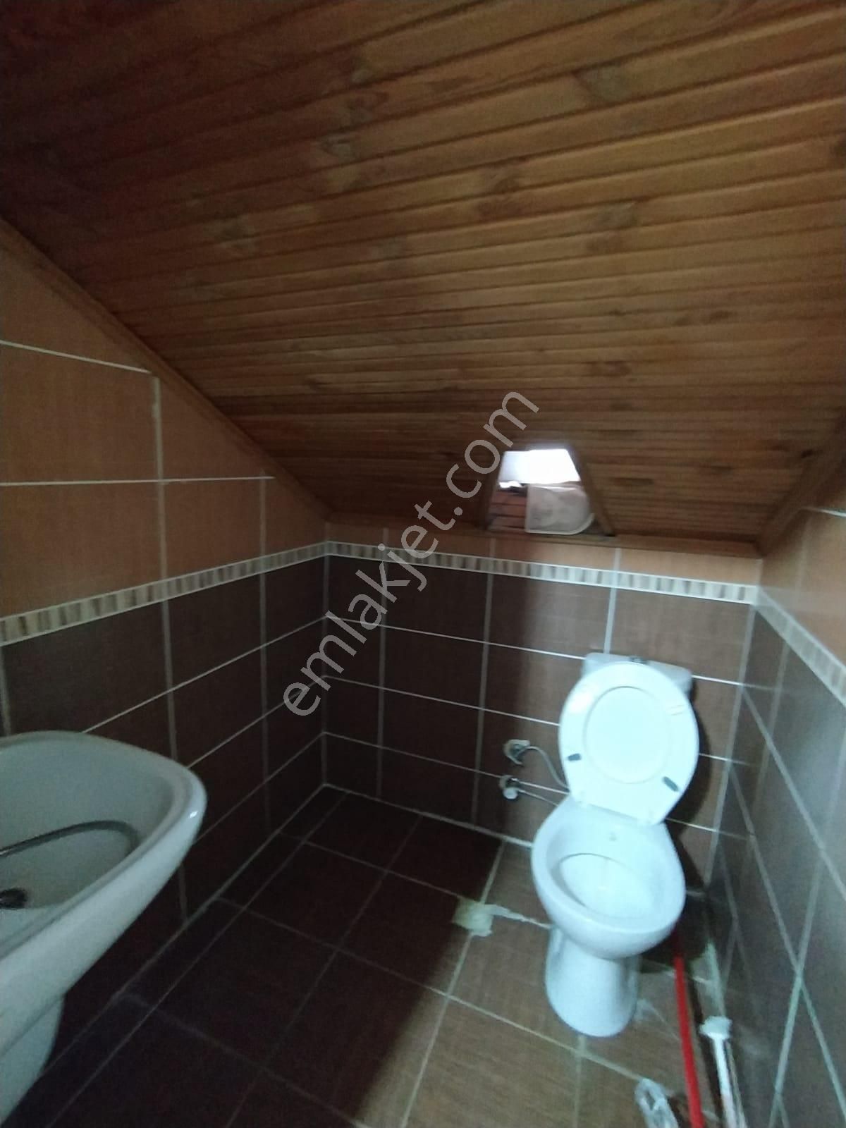 Mertcan Dan Uğurmumcu Mah Manzaralı 1+1 Çatı Katı Fırsat Kiralık - Görsel 12