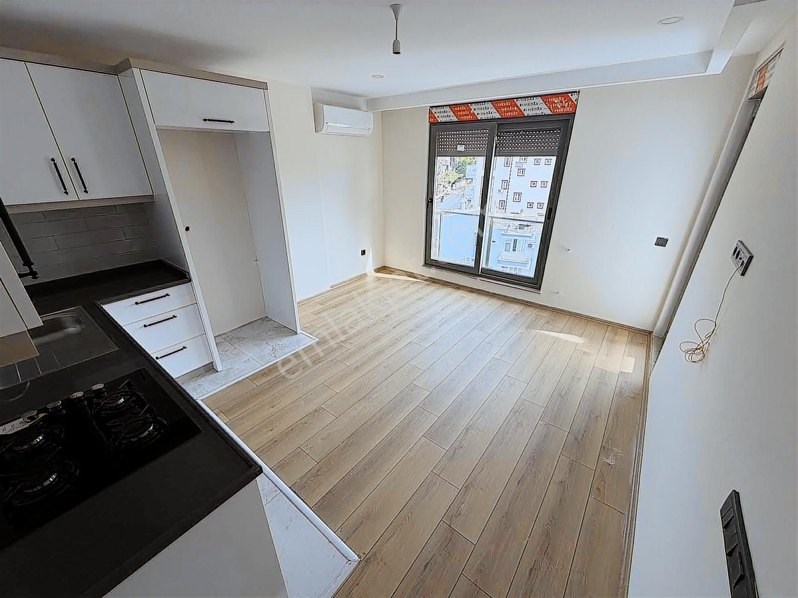 Eşyasız 1+1 Daire Havuzlu - Hamam - Spor Salonu - Kapalı Otopark - Görsel 22