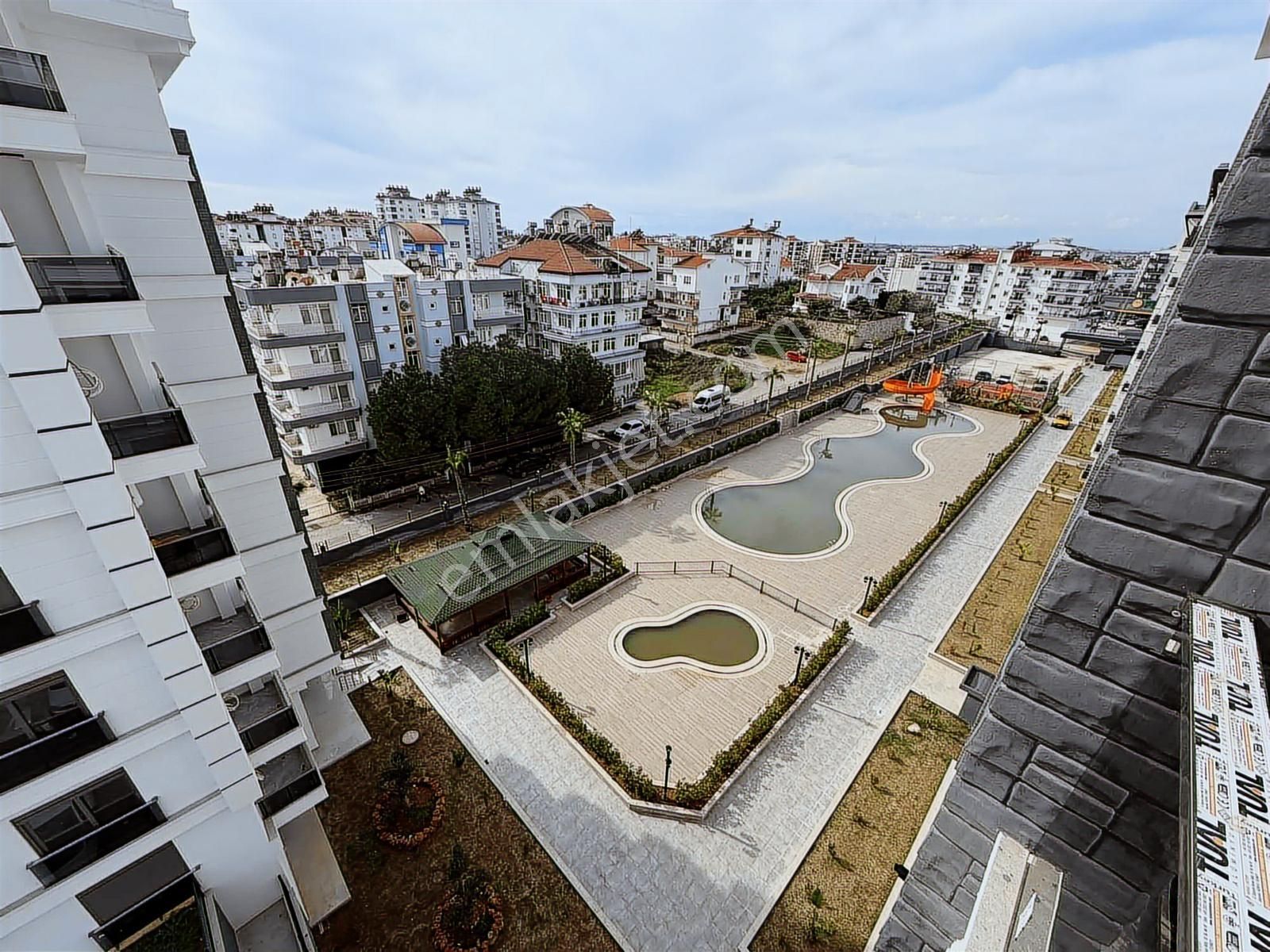 Eşyasız 1+1 Daire Havuzlu - Hamam - Spor Salonu - Kapalı Otopark