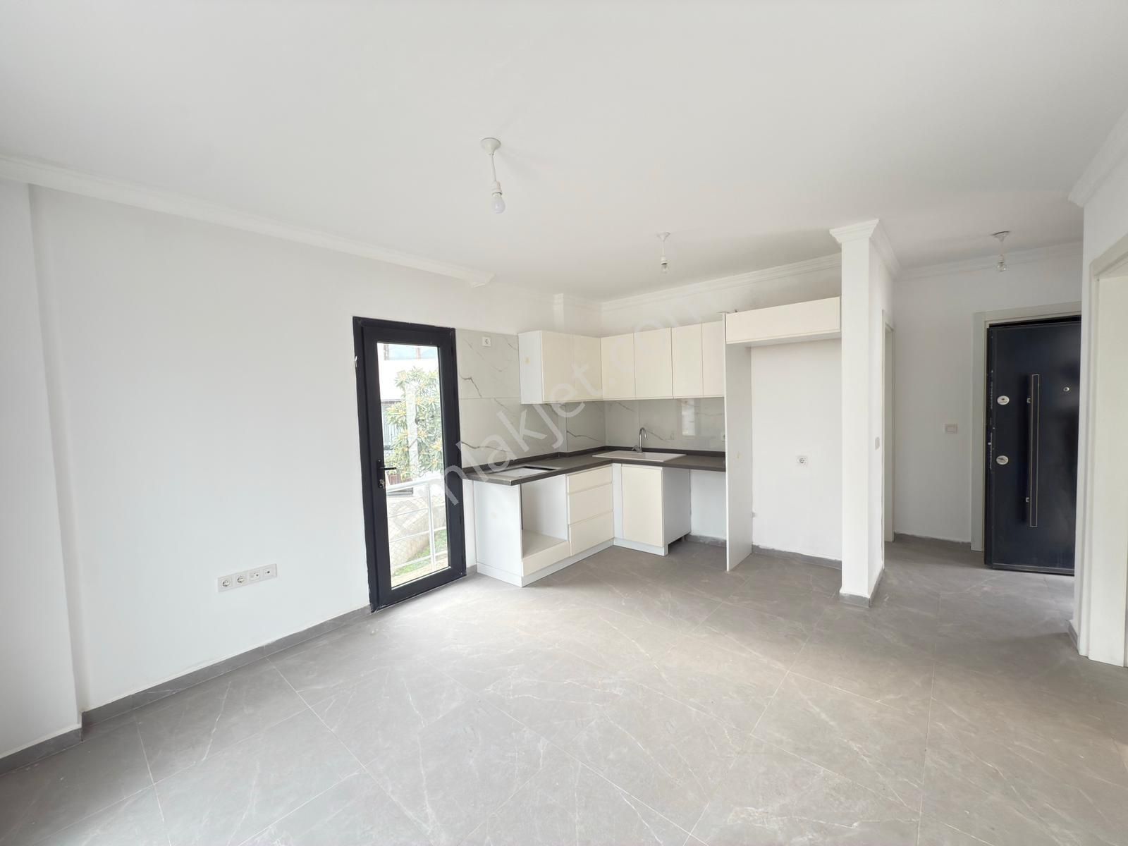 Bodrum Yakaköy'de Satılık 2+1 Üst Kat Daire