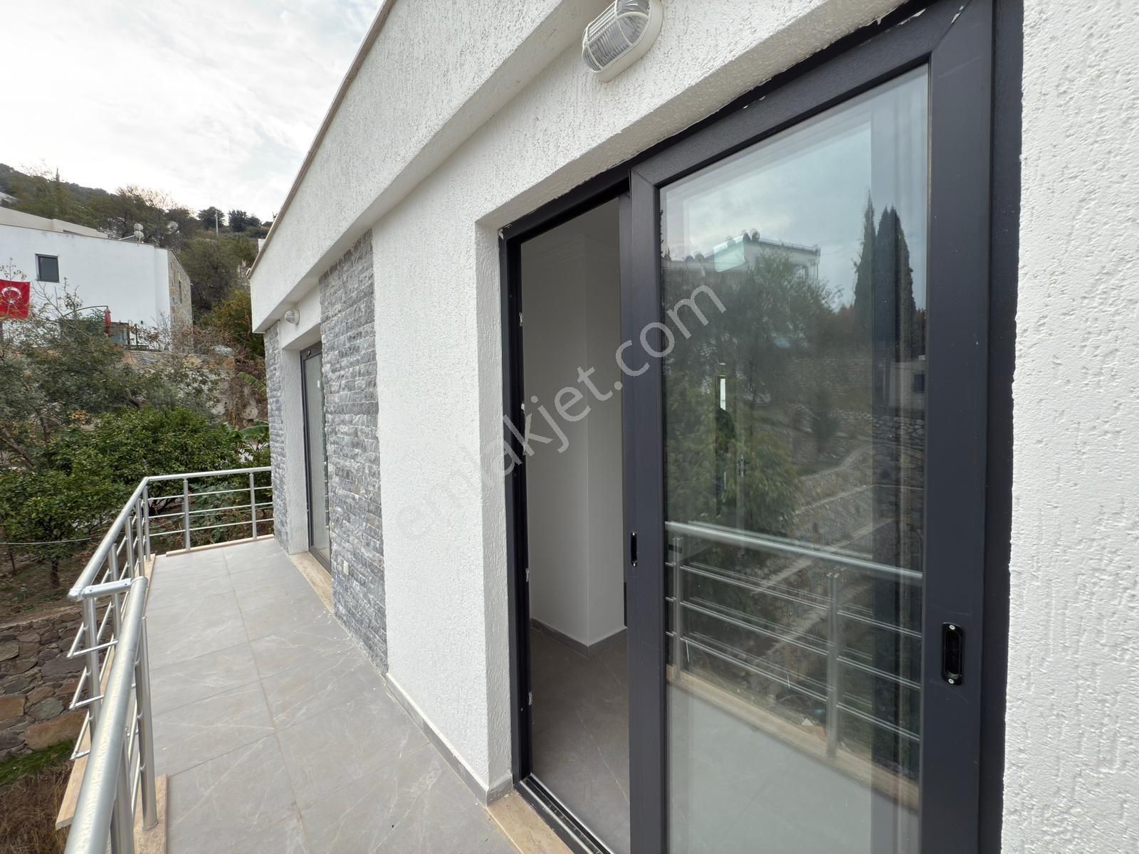 Bodrum Yakaköy'de Satılık 2+1 Üst Kat Daire - Görsel 5