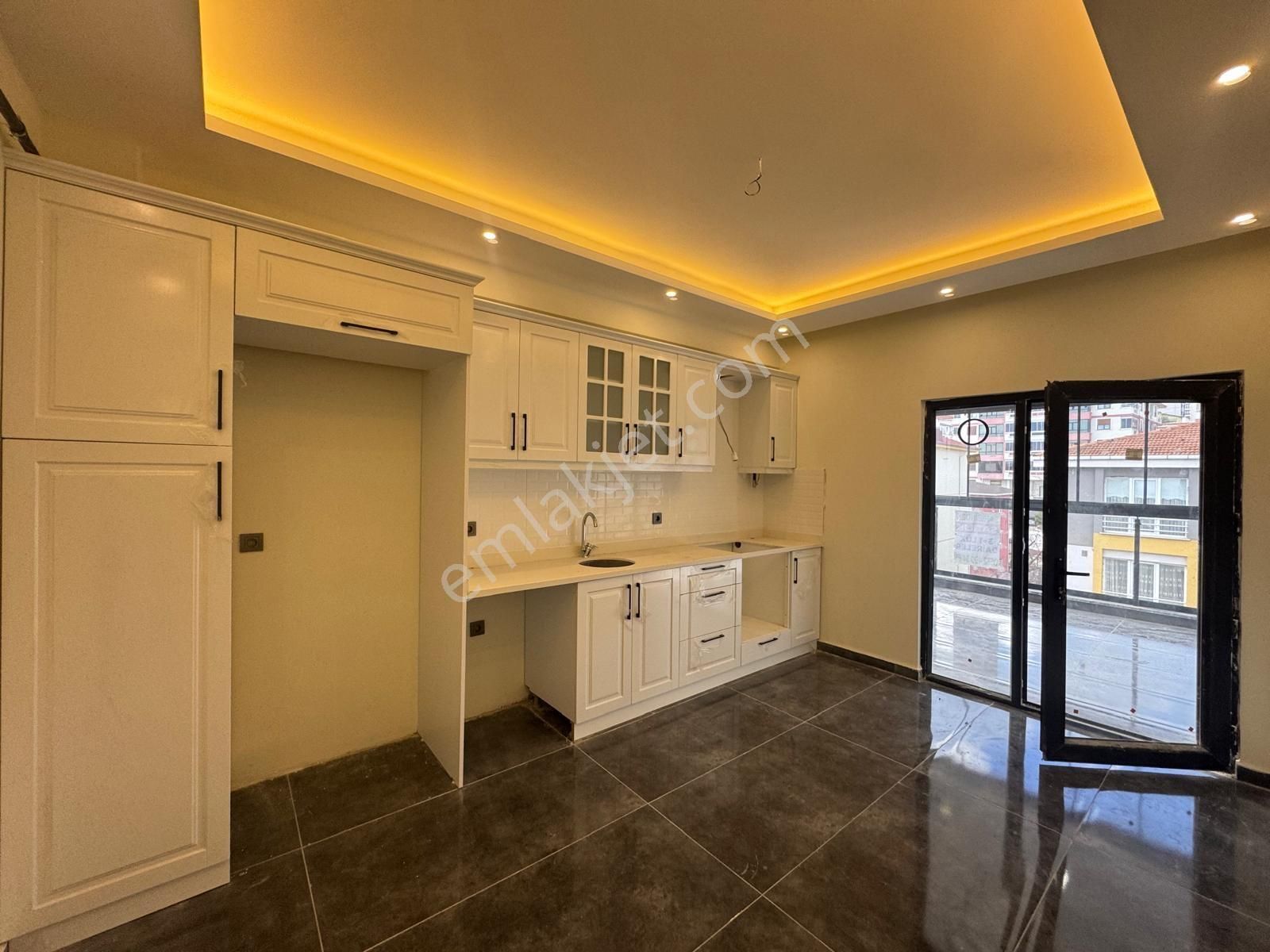 Altınova Mah. Geniş Ferah Denize Sahile Yürüme Mesafede 3+1 Dair - Görsel 22