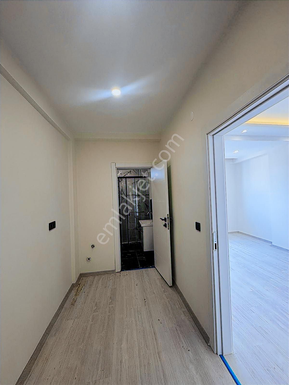 Altınova Mah. Geniş Ferah Denize Sahile Yürüme Mesafede 3+1 Dair - Görsel 13