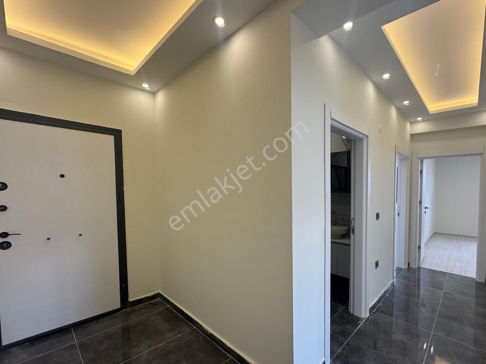 Altınova Mah. Geniş Ferah Denize Sahile Yürüme Mesafede 3+1 Dair - Görsel 15