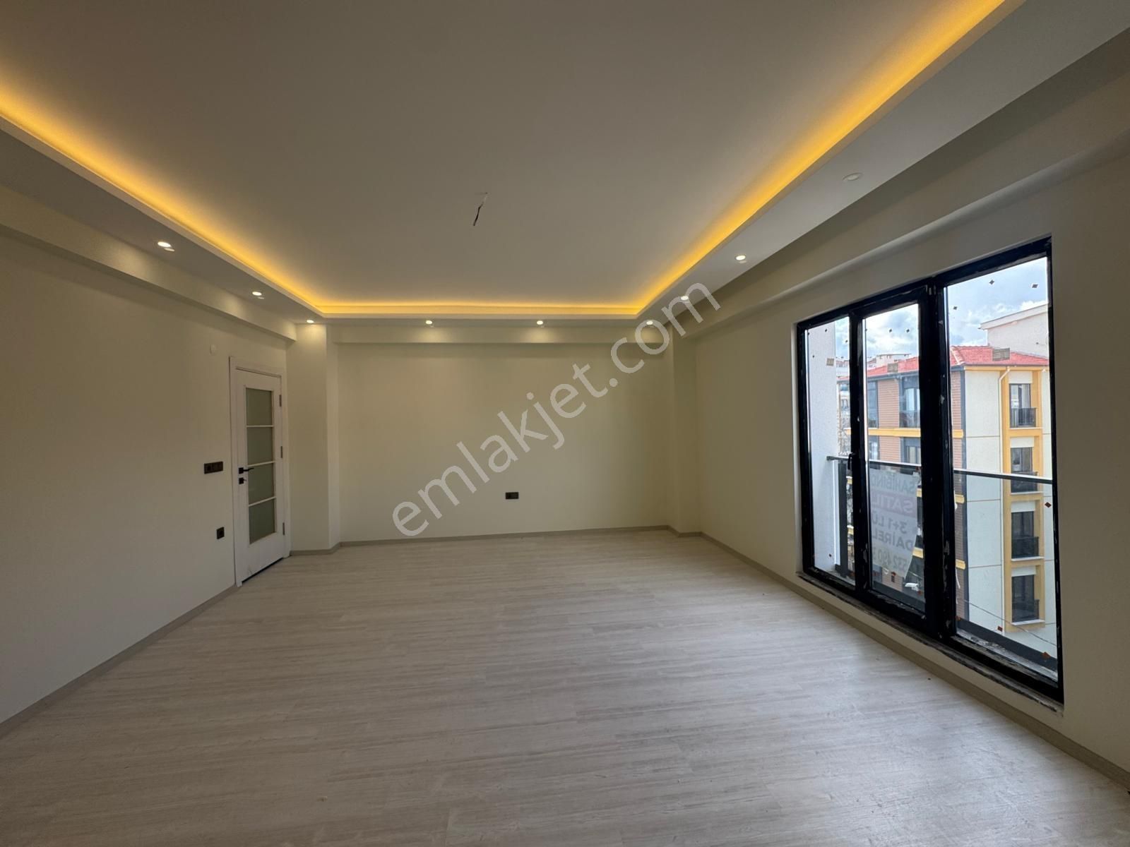 Altınova Mah. Geniş Ferah Denize Sahile Yürüme Mesafede 3+1 Dair - Görsel 25