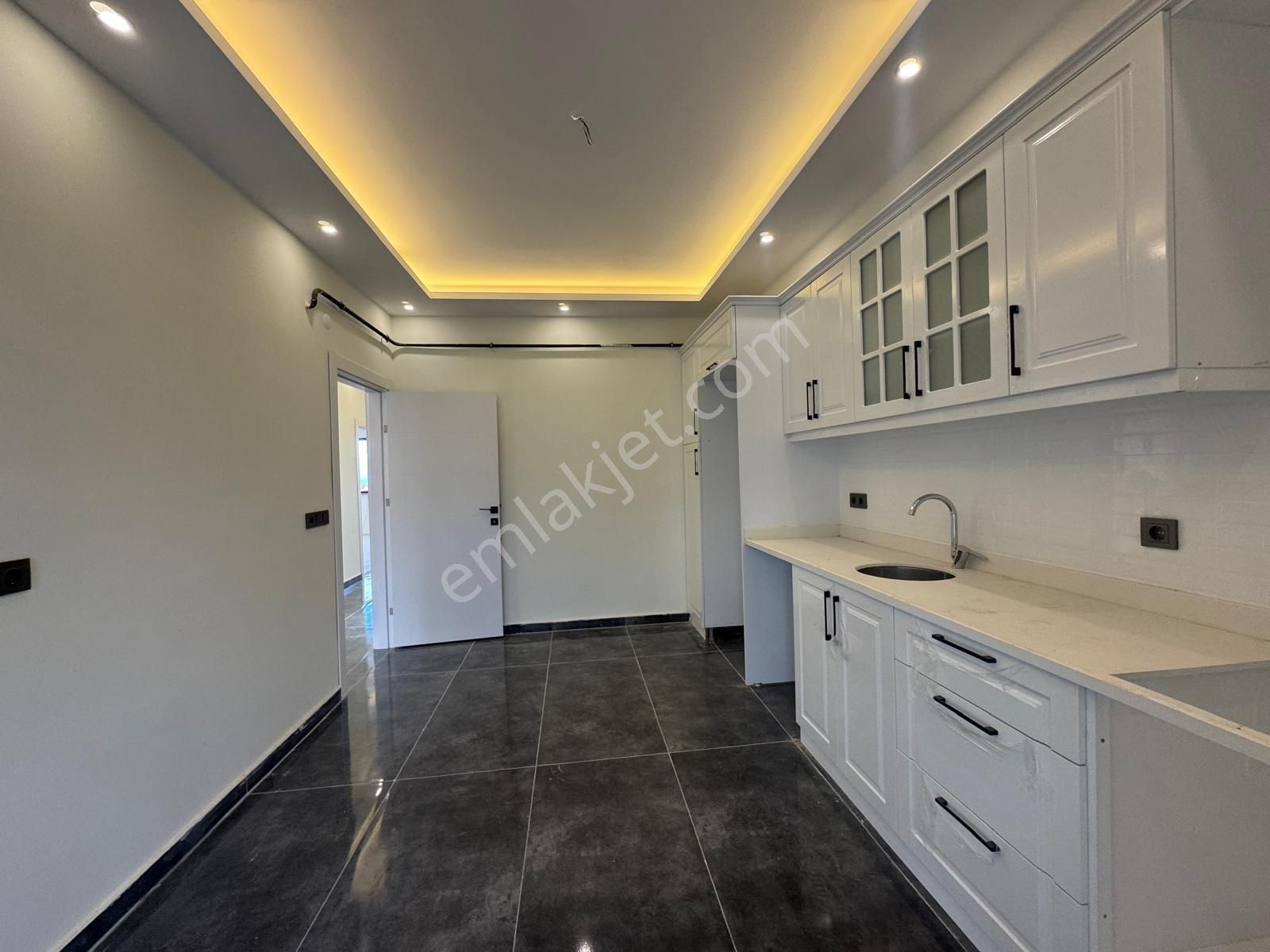 Altınova Mah. Geniş Ferah Denize Sahile Yürüme Mesafede 3+1 Dair - Görsel 29