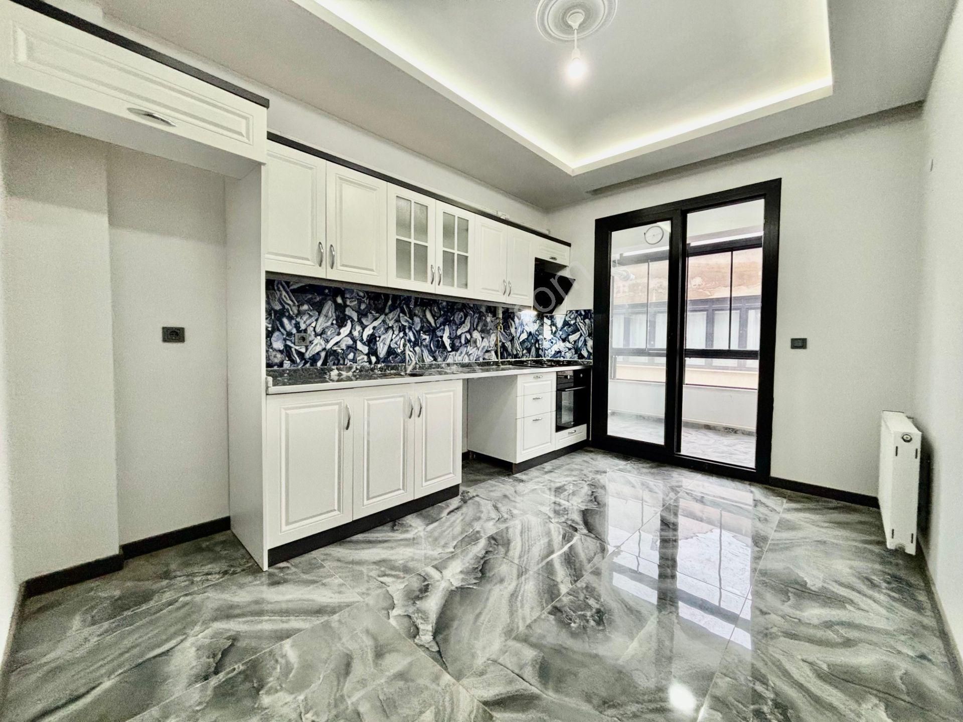 Yiğit'ten Akçayda Ön Cephe Ayrı Mutfak 2+1 Kaçmaz Fırsat Daire