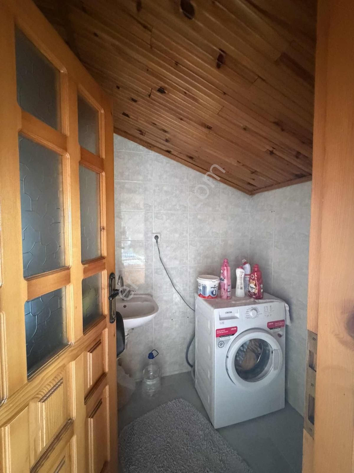 Doğu Gayrimenkulden 3 Nolu Erdğduda Satılık Fırsat 5+1 Çatı Katı - Görsel 10