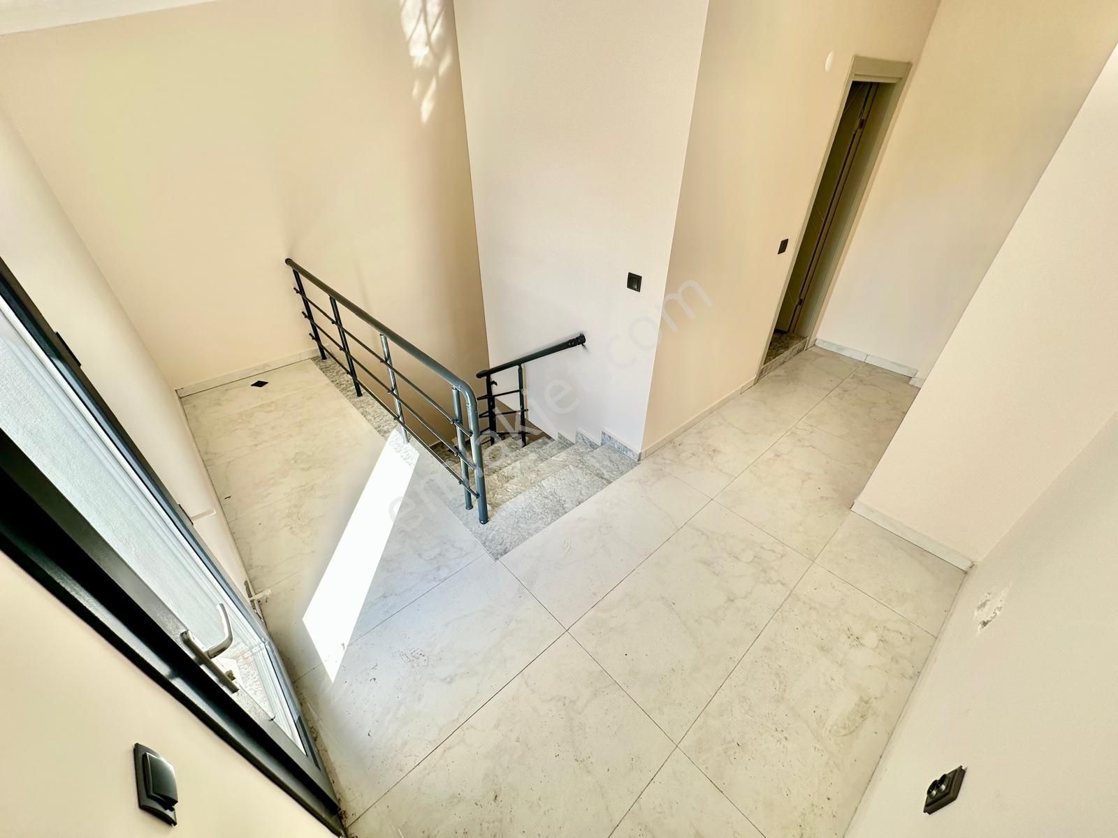 ꧁sadece Ay Emlaktan꧂akçay'da Doğalgazlı Denize Yakın Geniş Teraslı Satılık 4+1 Lüks Dublex Daire - Görsel 7